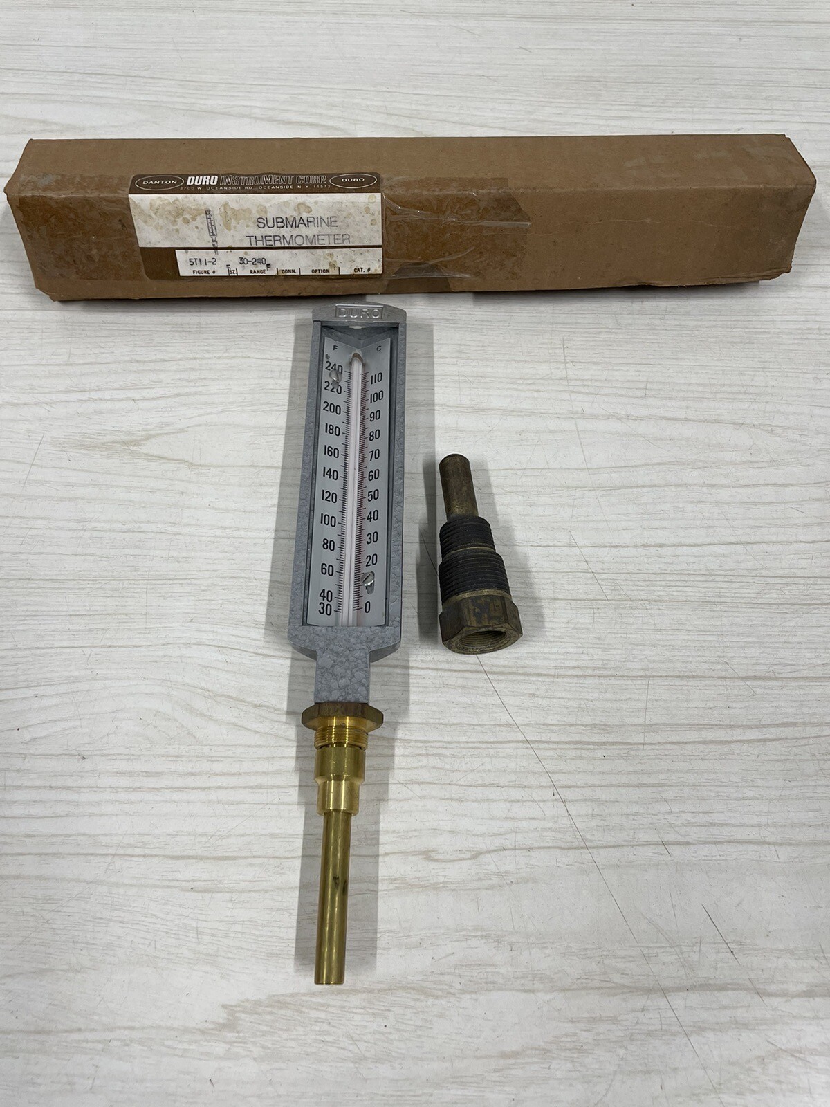 DURO INSTRUMENTS SUBMARINE THERMOMETER 5T11-2 NEW OLD STOCK 30°-240°F