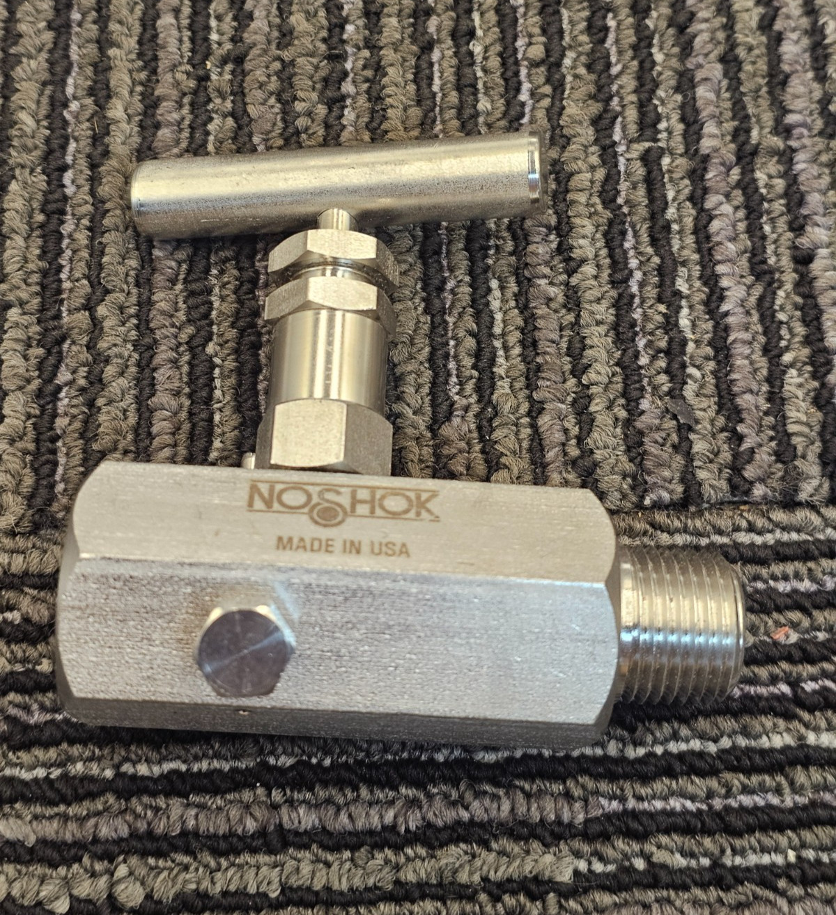 NOSHOK 604-MFS-P1: Block & Bleed Valve, Hard Seat, 1/2 NPT Male - 1/2 NPT Female
