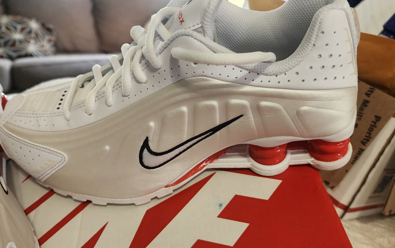 Nike Shox 5Y W6.5 New in Box