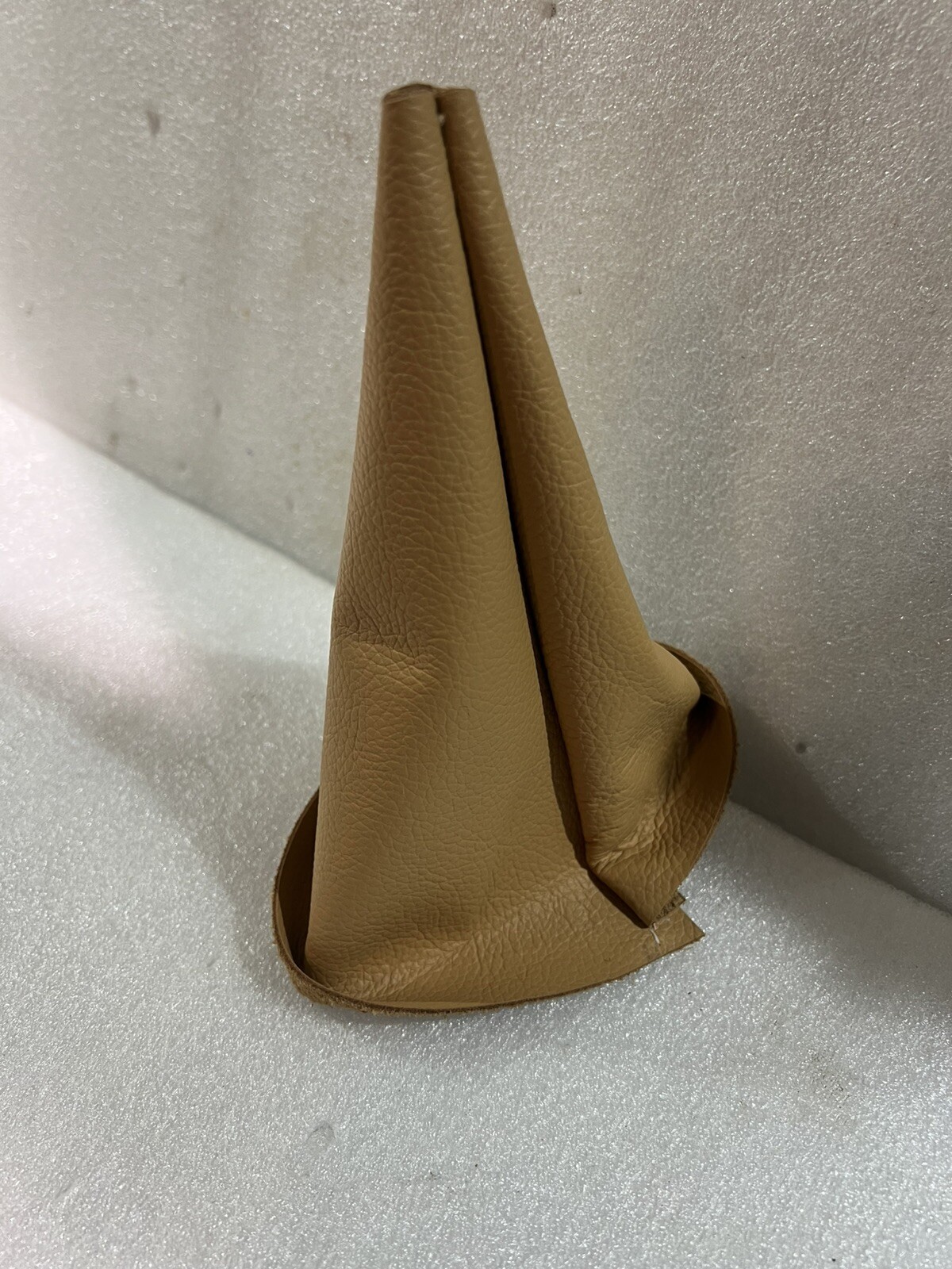 MGB GT ROADSTER GT GEAR LEVER LEATHER GAITOR  Magnolia , Cream  GEAR STICK COVER