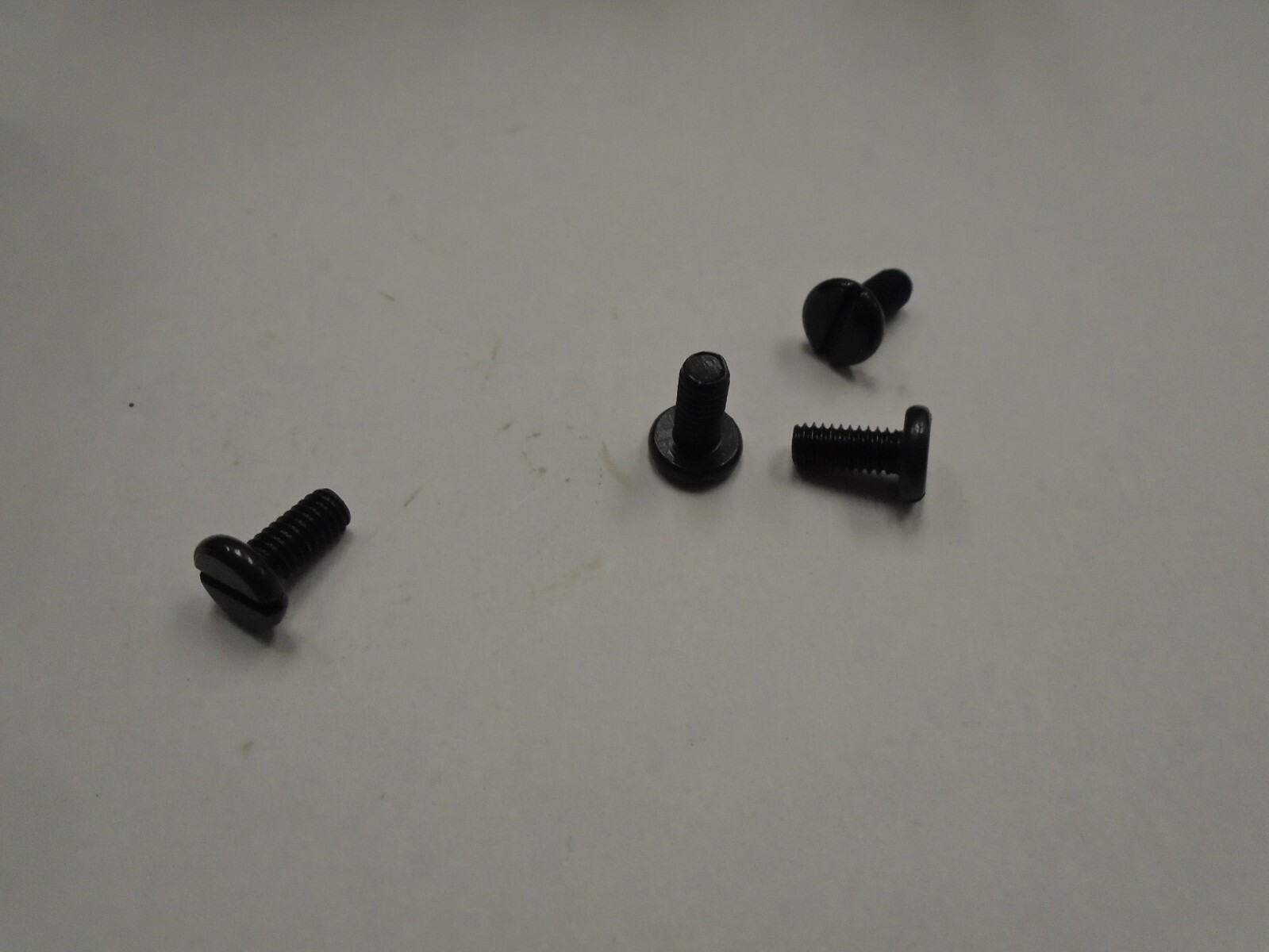 4 PCS. SS-7090850-SP SEWING MACHINE SCREWS FITS JUKI A715
