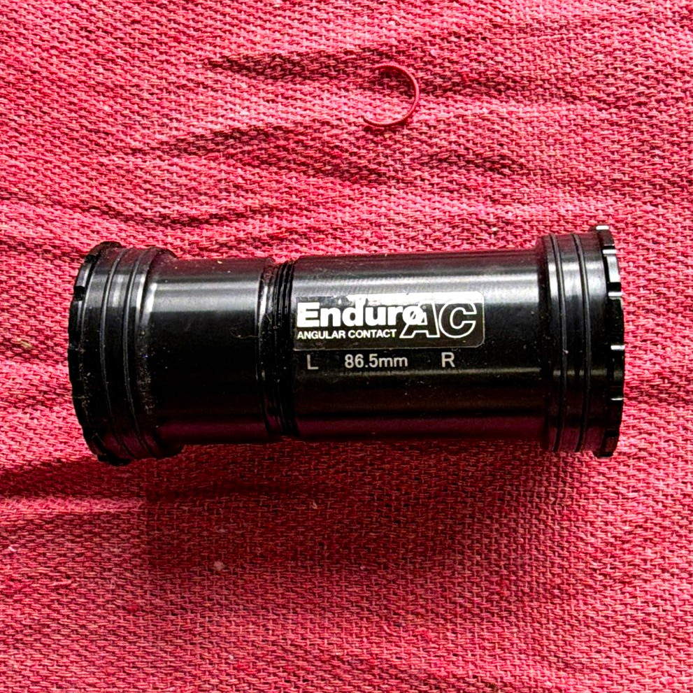 Enduro AC BB86 86.5mm Bottom Bracket Black Aluminum for Shimano Hollowtech II