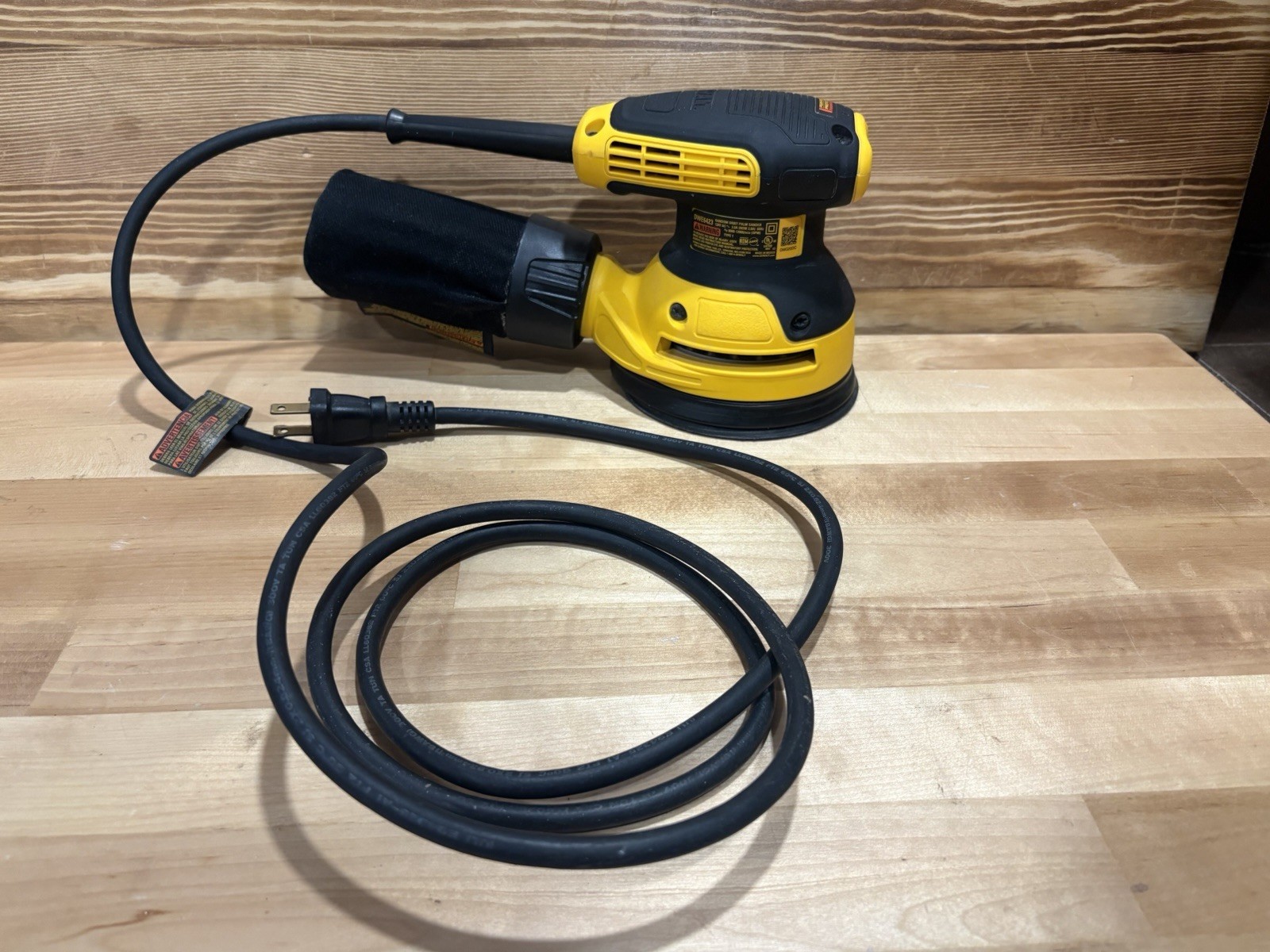 DEWALT DWE6423 5 in Variable Speed Dual Action Random Orbit Corded Sander