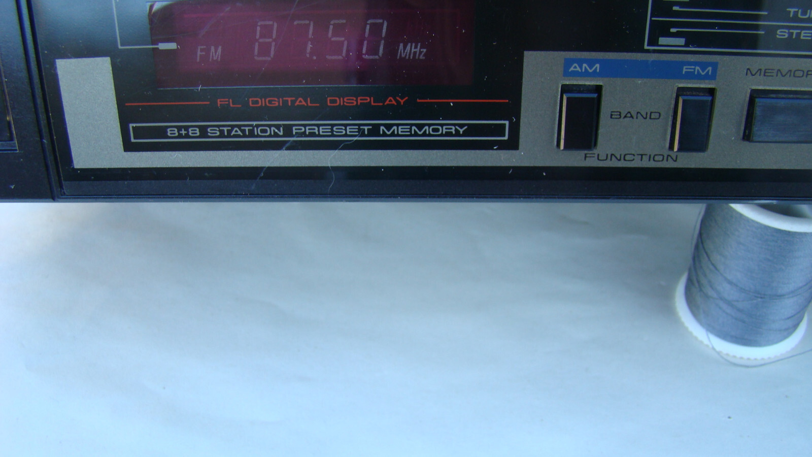 Pioneer TX-960 FM-AM Digital Synthesizer Tuner. Made in Japan.