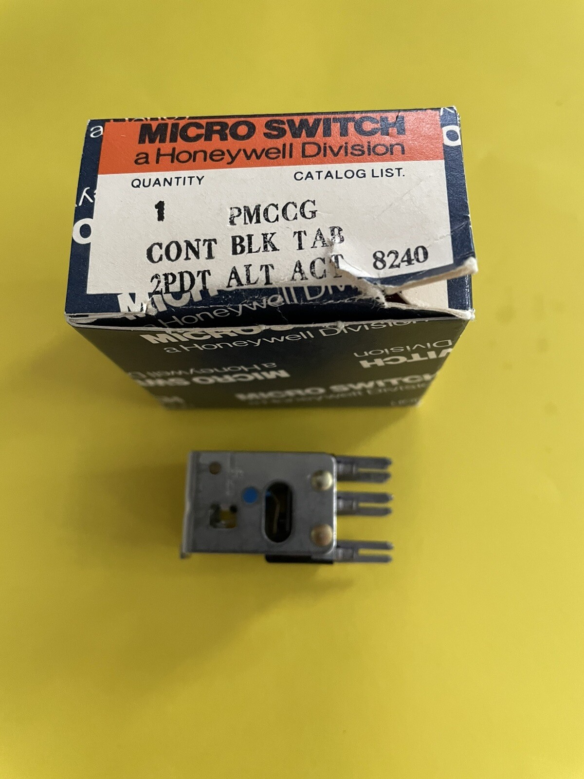 Honeywell Microswitch PMCCG Switch Cont Black Tab 2PDT ALT ACT Nos