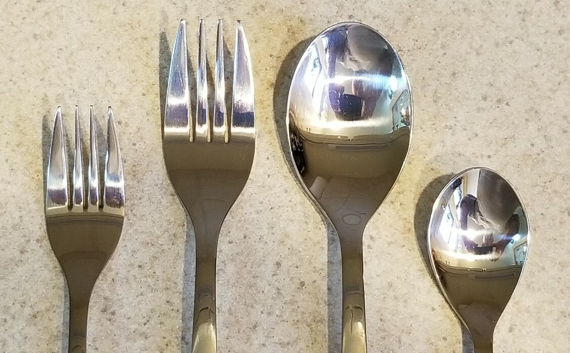 IKEA STAINLESS FLATWARE BILDAD 4 PIECE SETTING EXCELLENT CONDITION!