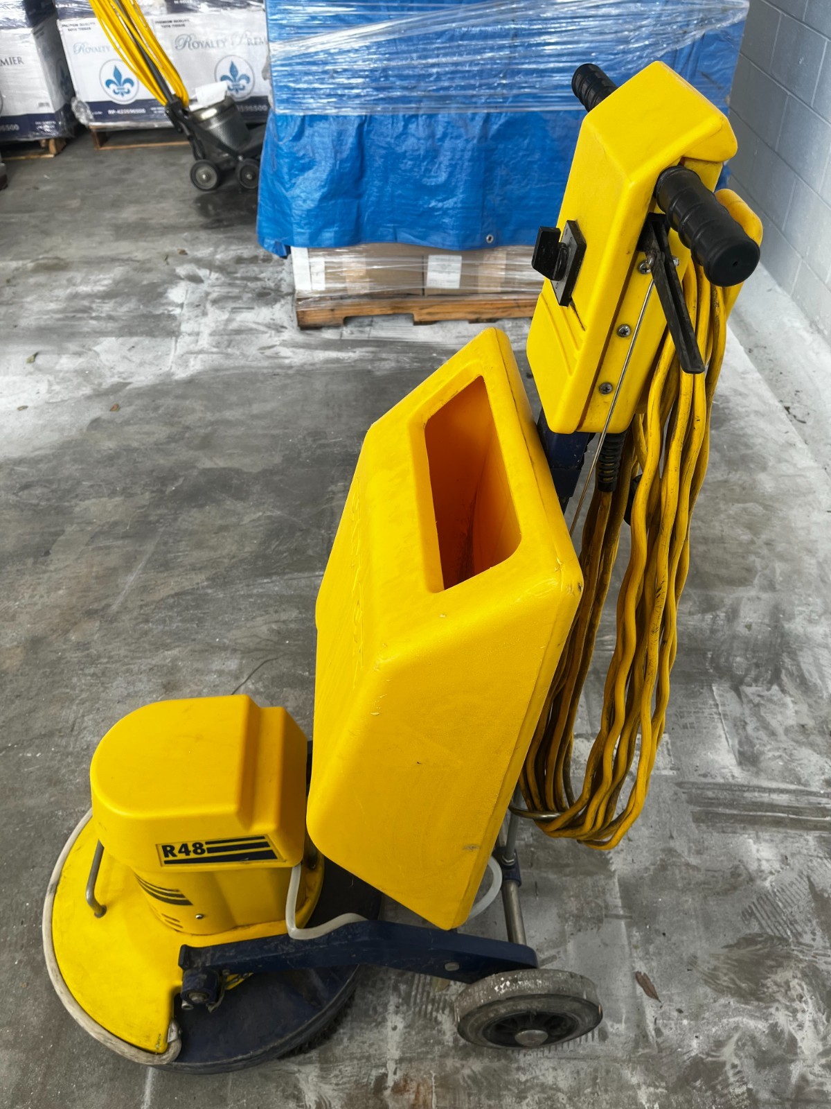 Cimex CR48CM commercial carpet scrubber