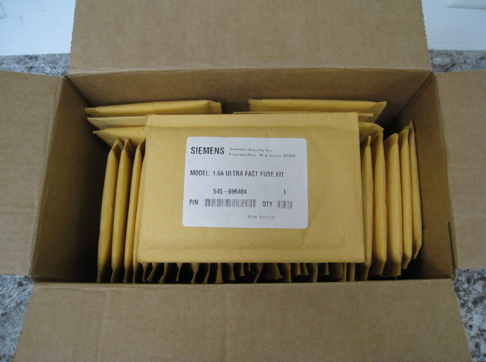 36 x New Siemens 545-696404 ZC Zone Card 1.6A 250V Ultra Fast Fuse Link Kit Lot