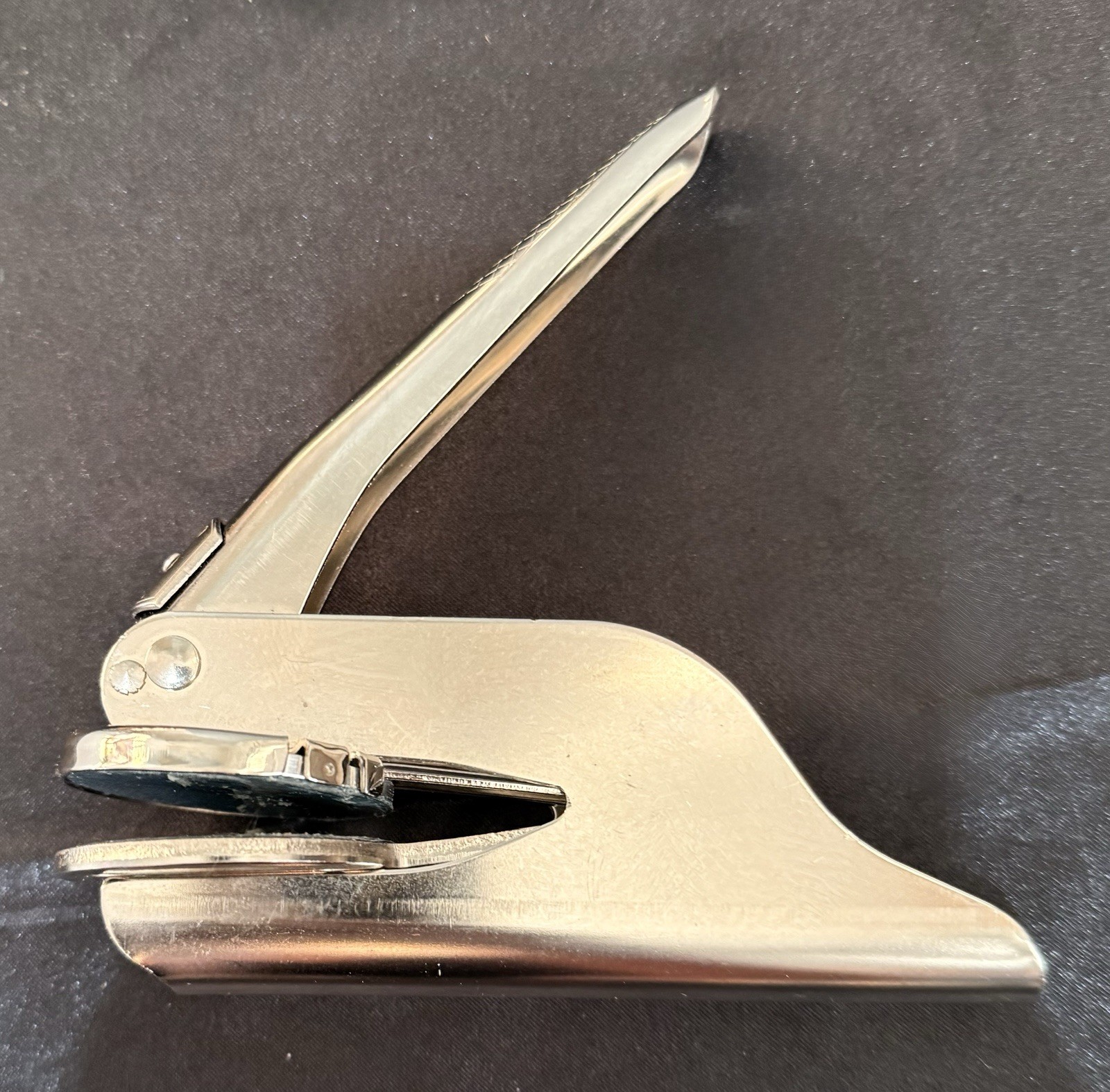 Notary Pocket Seal Embosser Without Discs “Official Pocket Seal”