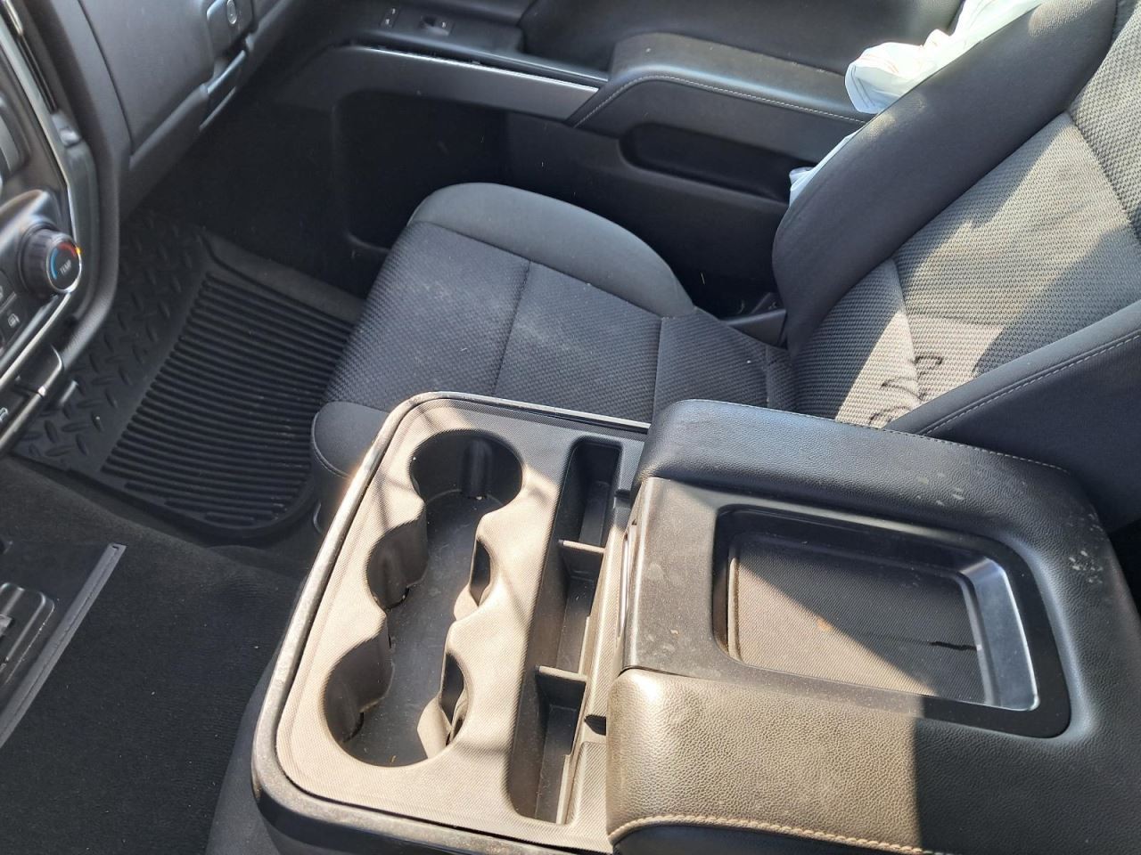 SILVRDO15 2017 Glove Box 4862297