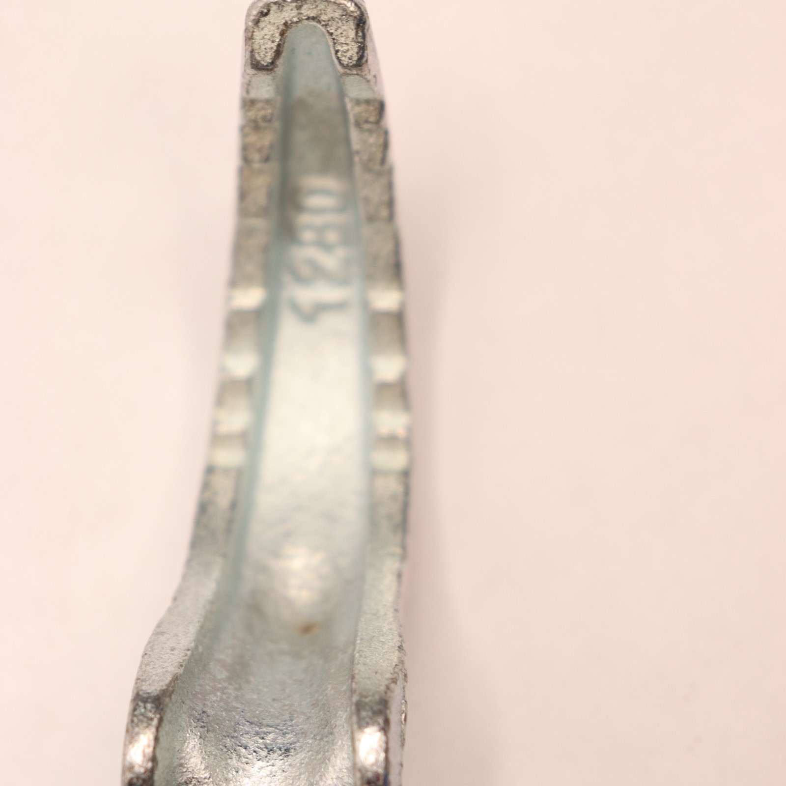 Thomas & Betts Pipe Strap 1 Hole Electro Galvanized Malleable Iron 1-1/2" 1280