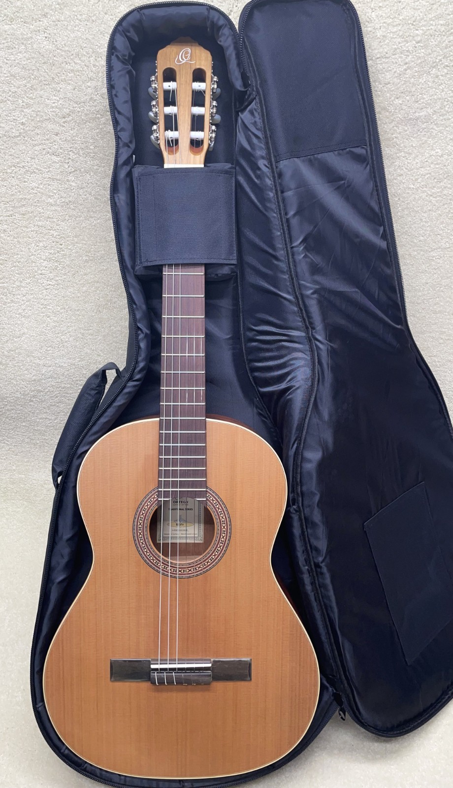 Ortega Traditional Series R180 CLASSIC Acoustic Guitar Mfg. IN MADRID SPAIN!