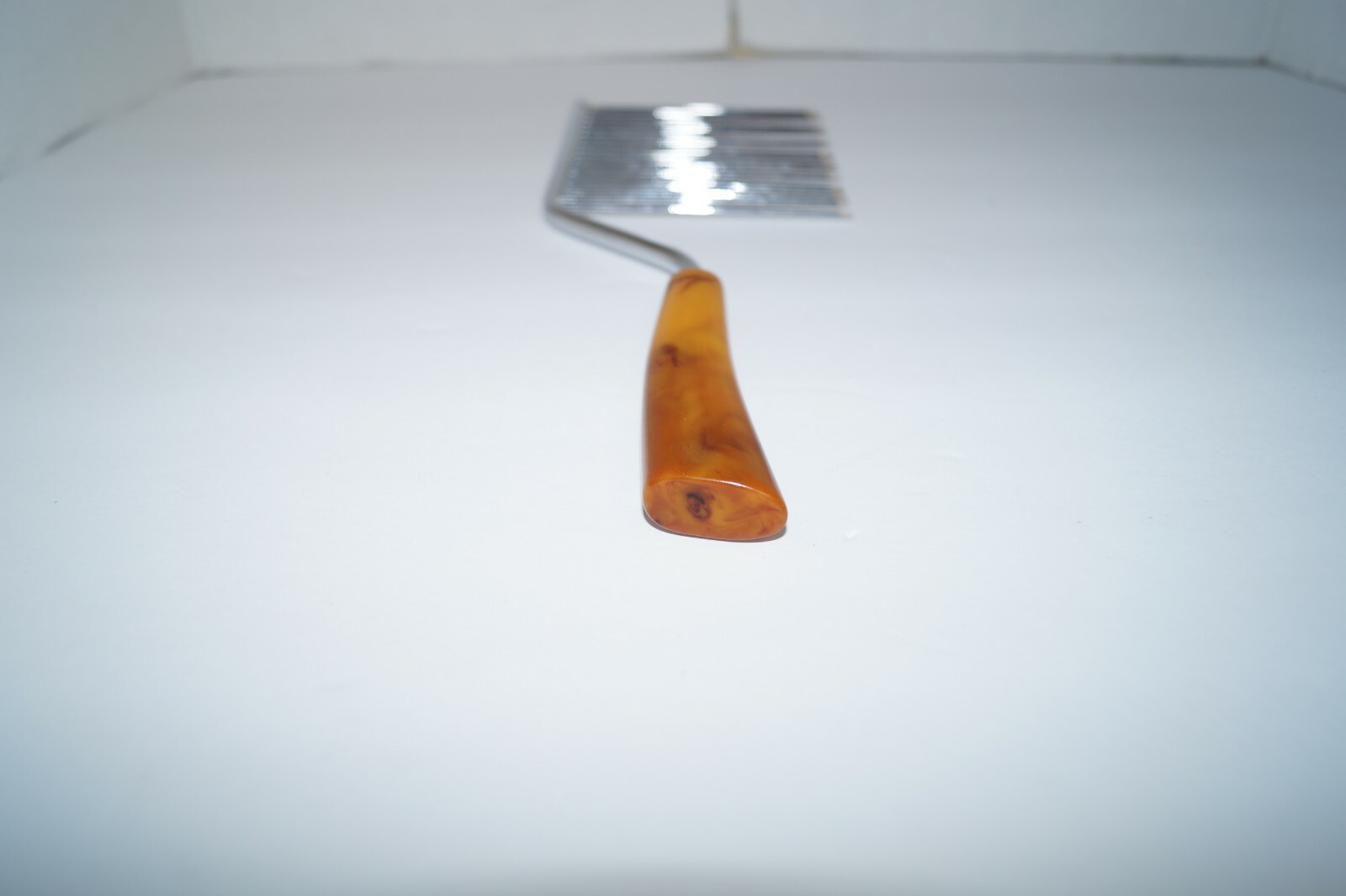 VINTAGE BAKELITE LARGE UTENSIL EUC