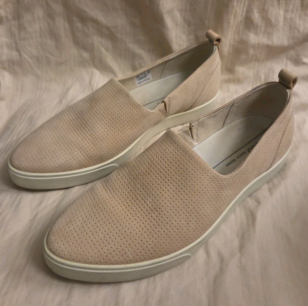 ECCO Soft Shoes Womens 40 US 9 Suede Slip On Beige Casual Comfort