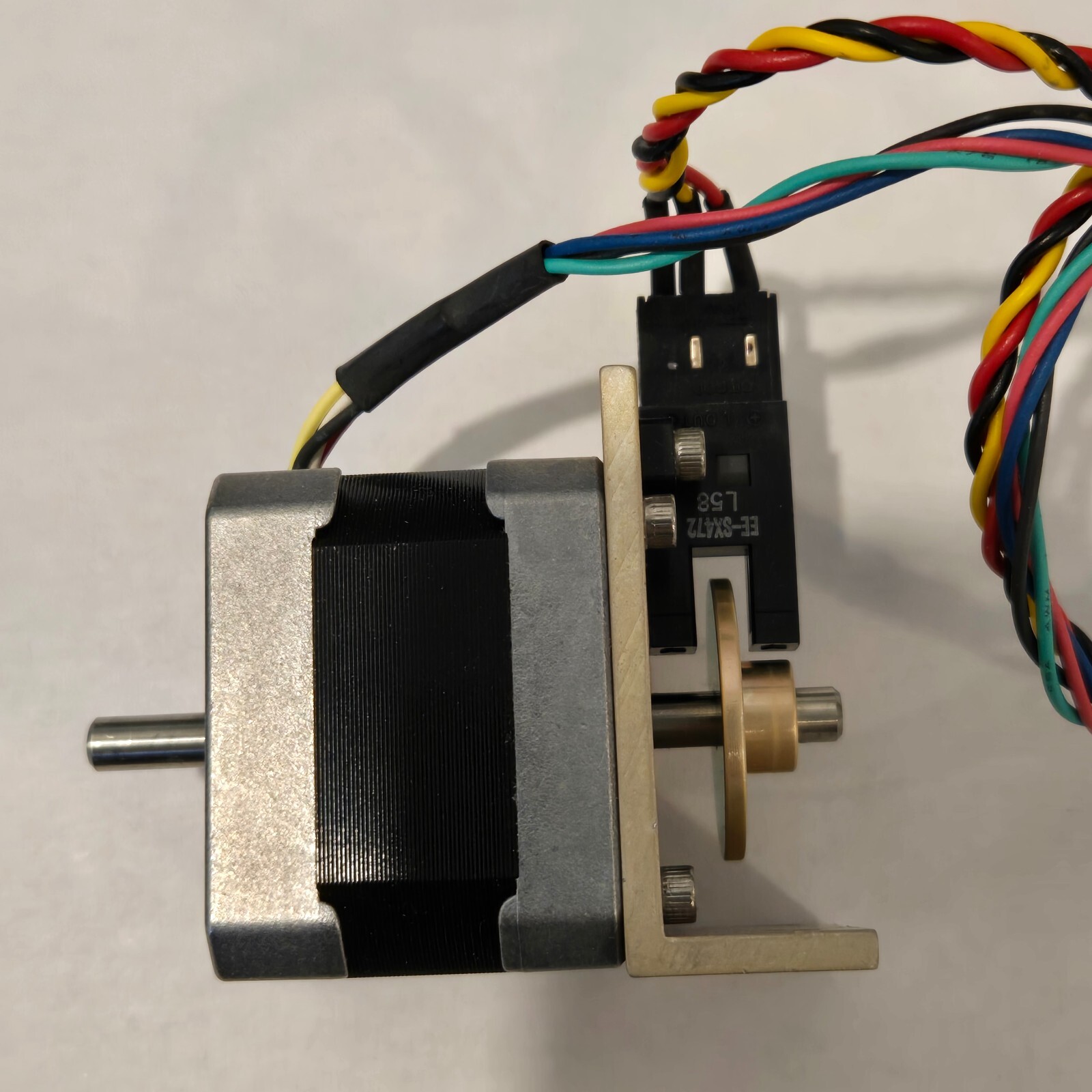 Vexta 2 Phase Stepping Motor PK243M-01BA with Omron EE-SX472 Encoder