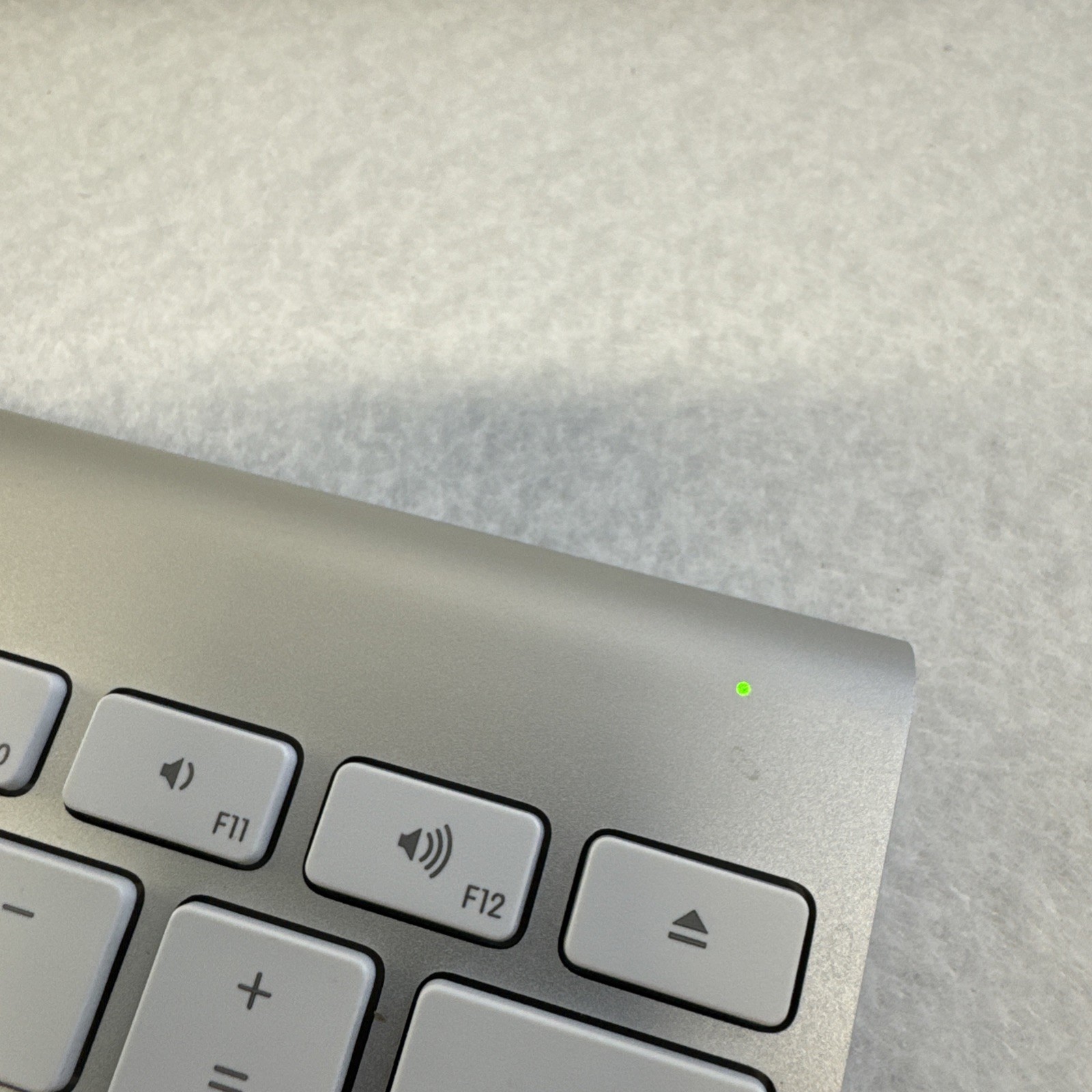 Apple A1314 Wireless Keyboard - MC184LL/B Tested