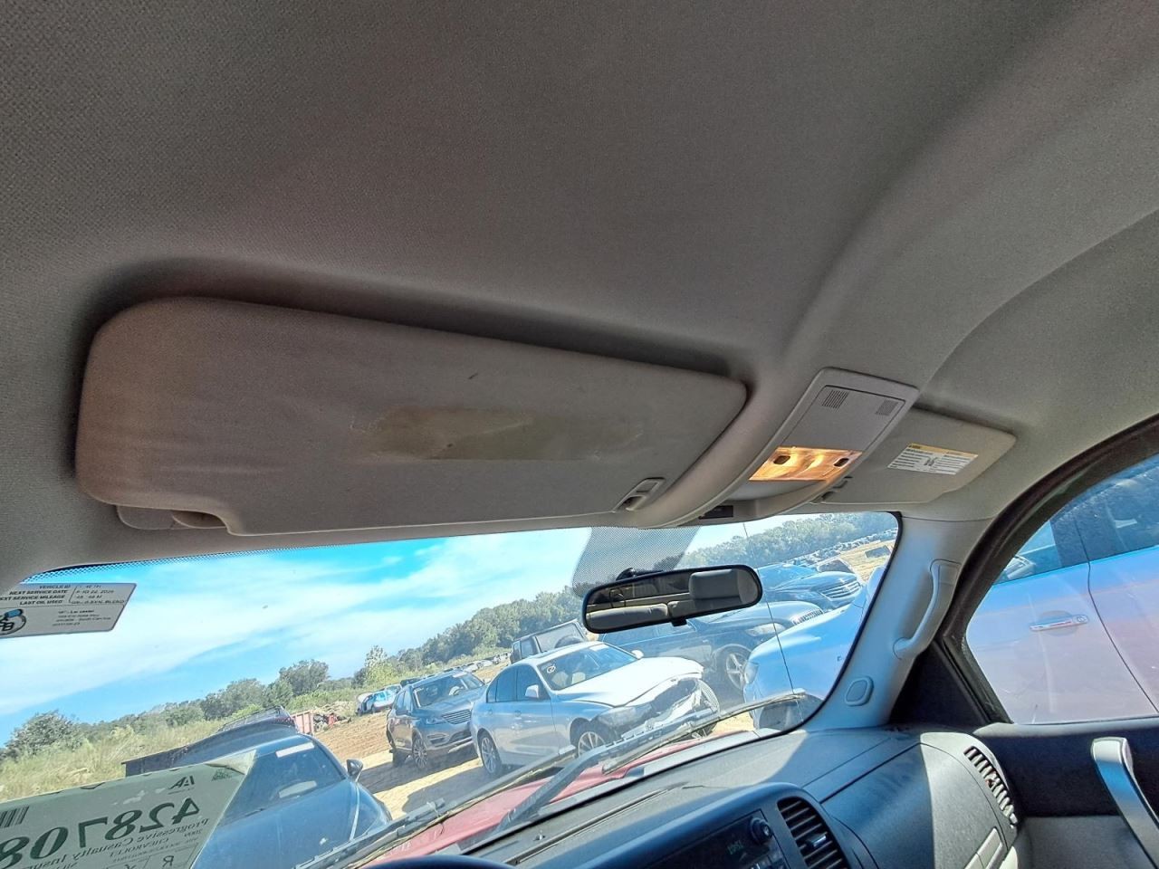 SILVRDO15 2009 Glove Box 4809567