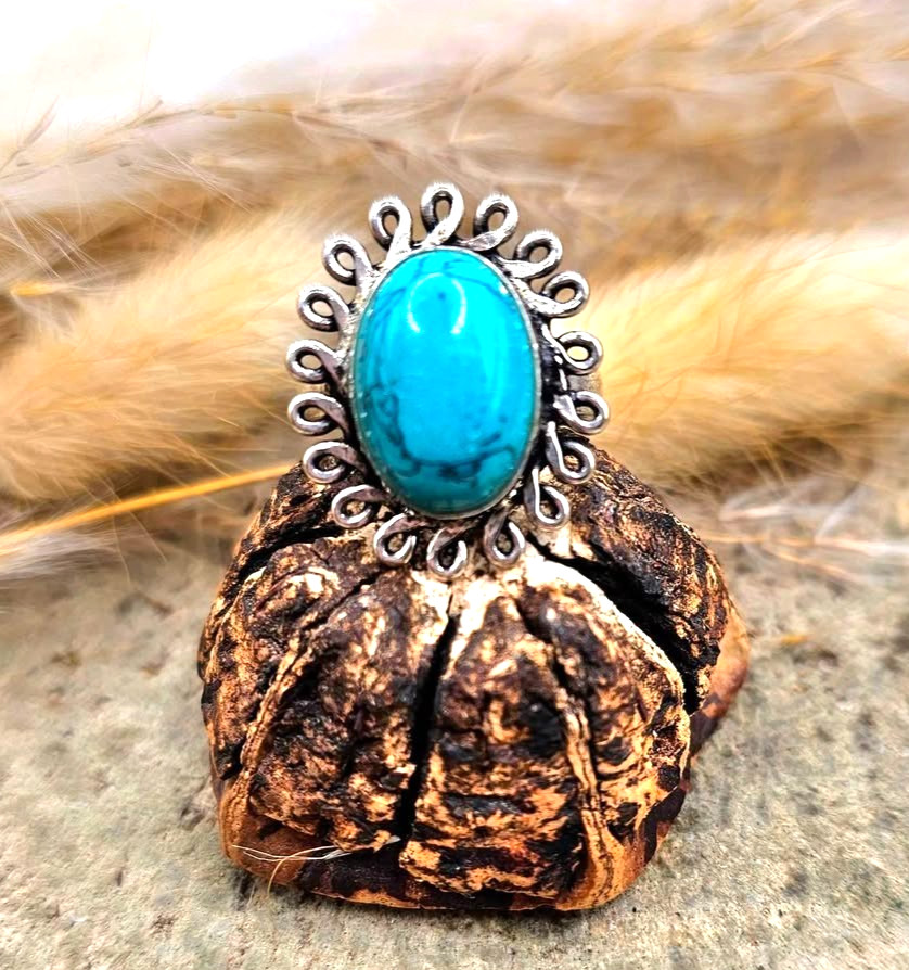 Beautiful Howlite Oval Stone 925 Stamp Silver Ring ( Size 6)