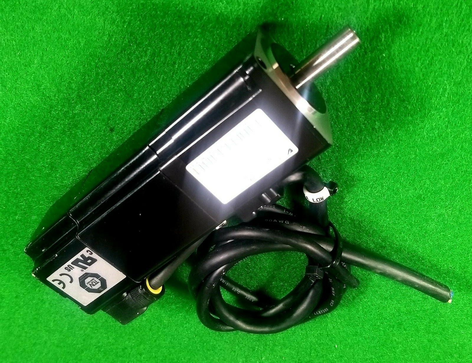 YASKAWA SGMAS-01ACA2C AC SERVO MOTOR, USED