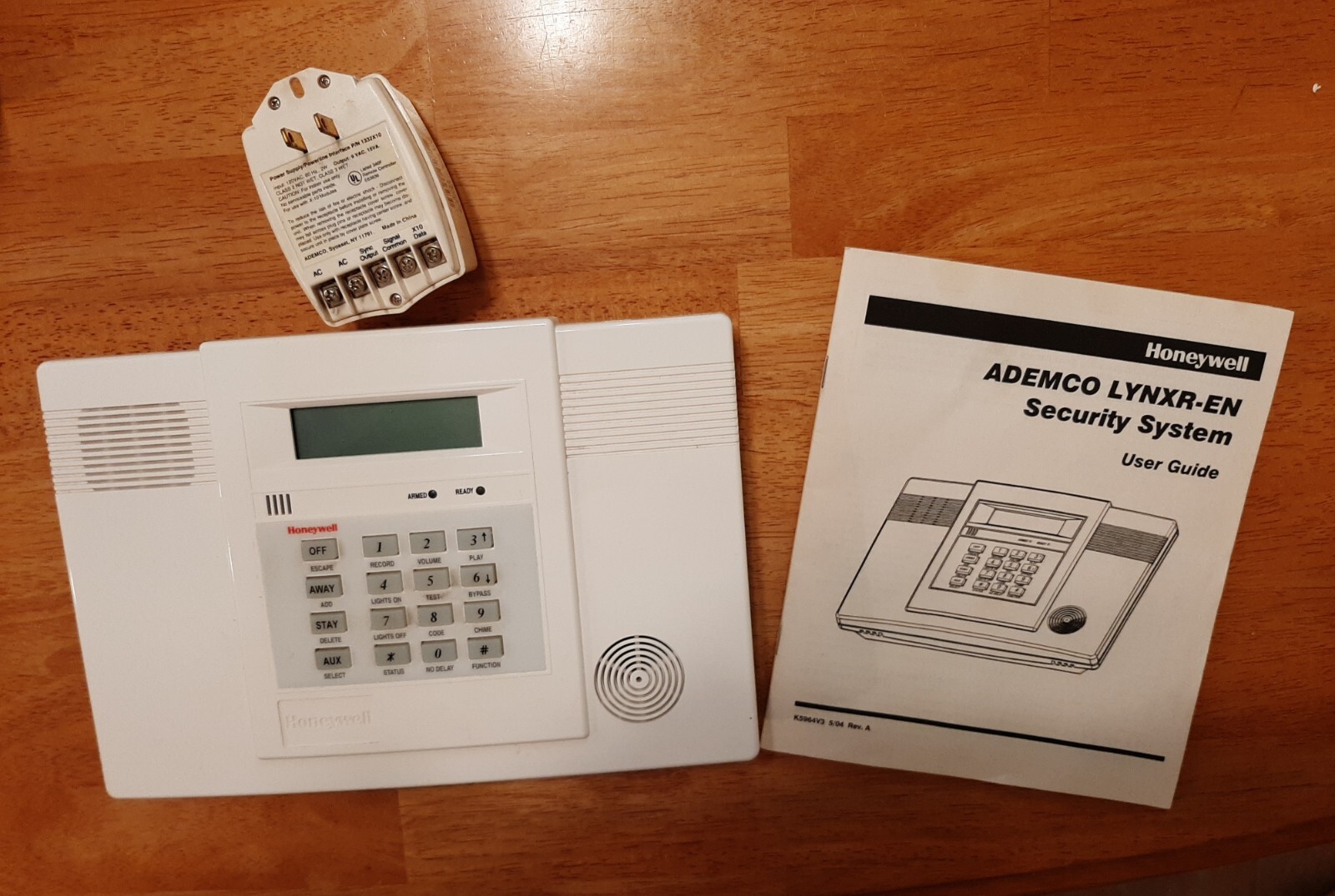 ADEMCO LYNXR-EN Home Security Monitor Panel