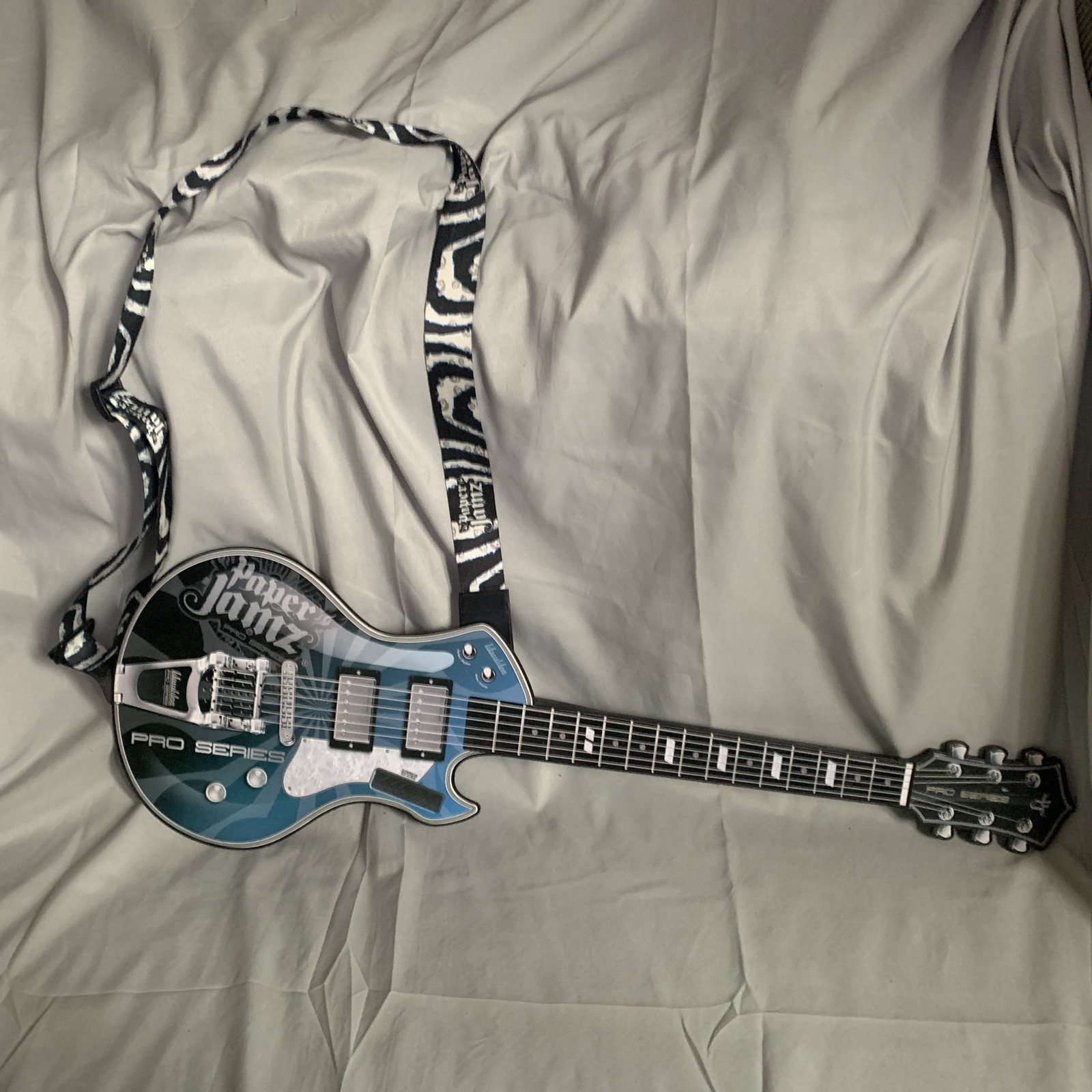 Paper Jamz Pro Series Blue Guitar W/Strap & Amp TESTED WORKS No Mic
