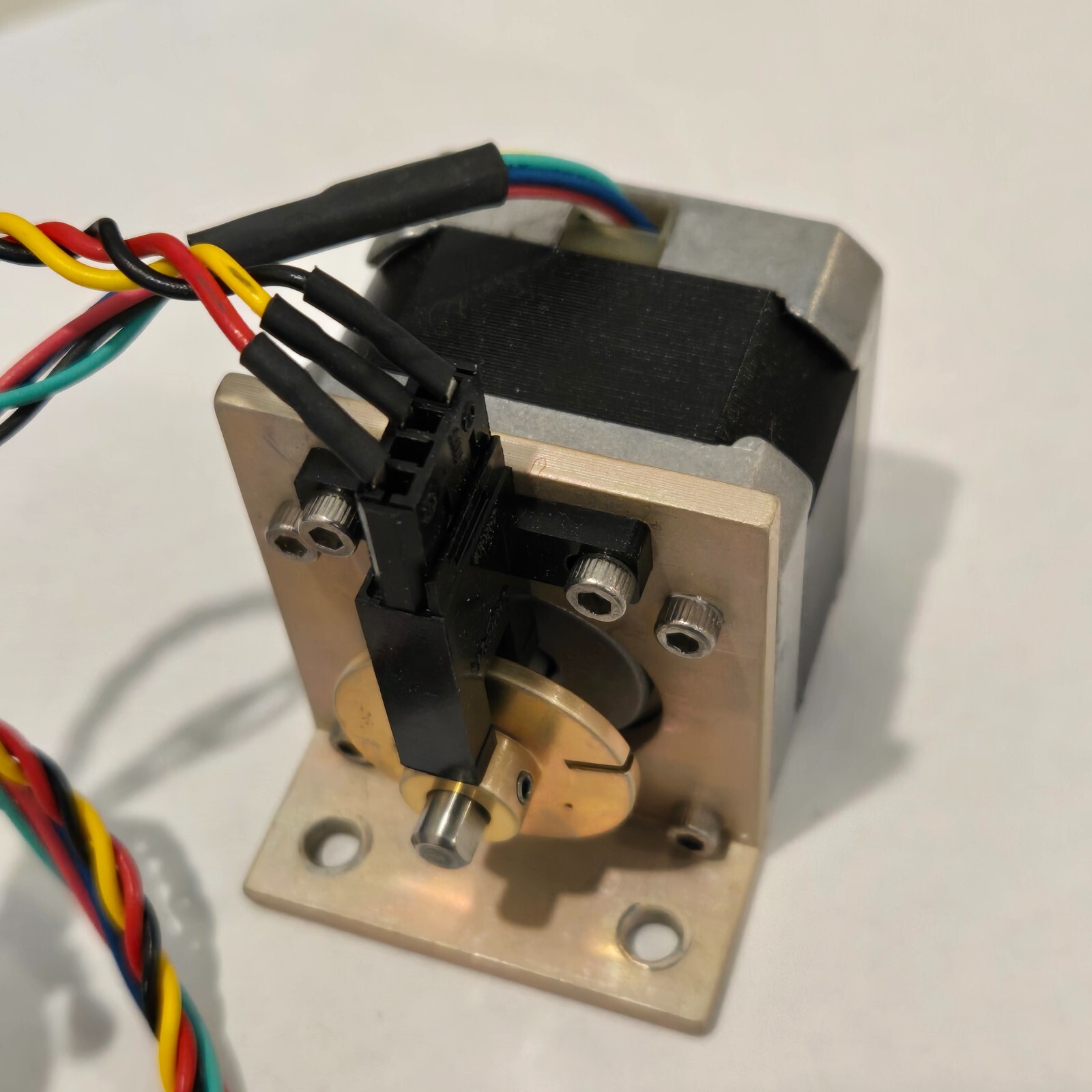 Vexta 2 Phase Stepping Motor PK243M-01BA with Omron EE-SX472 Encoder