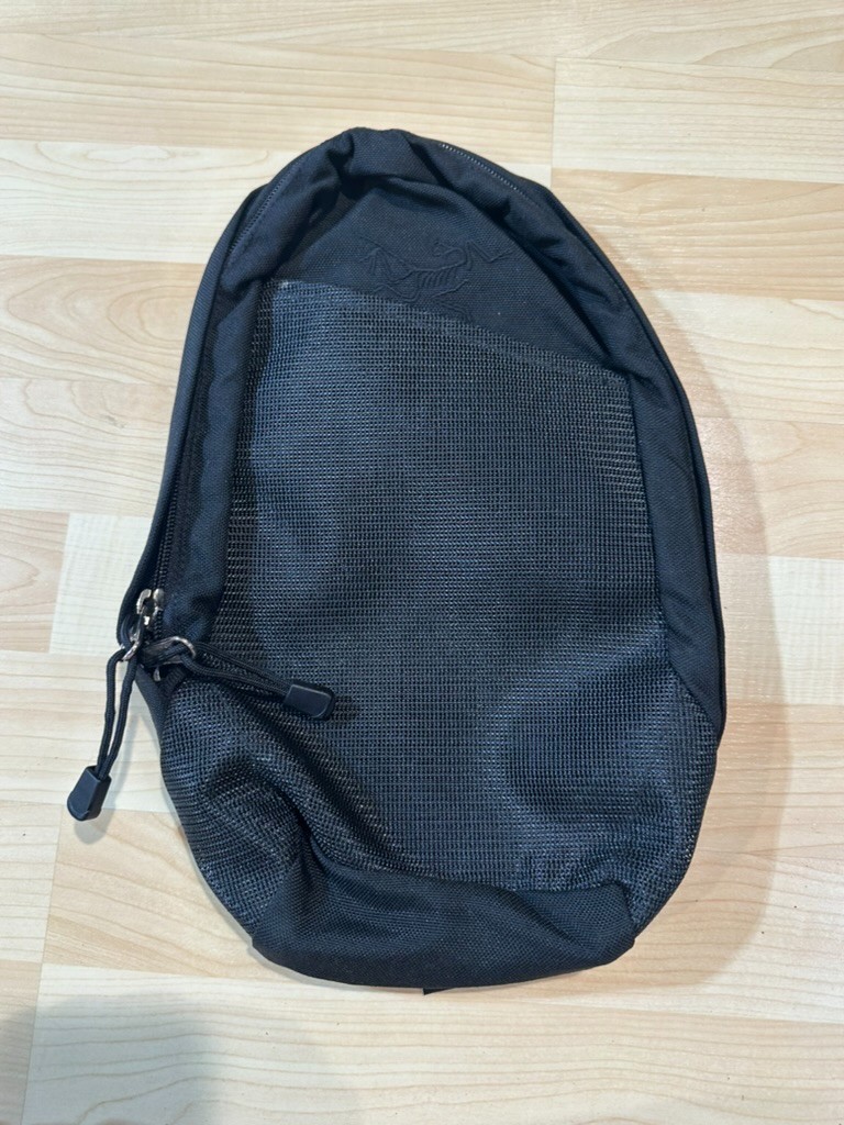 Arc'teryx Recon Pouch Black Made in Canada