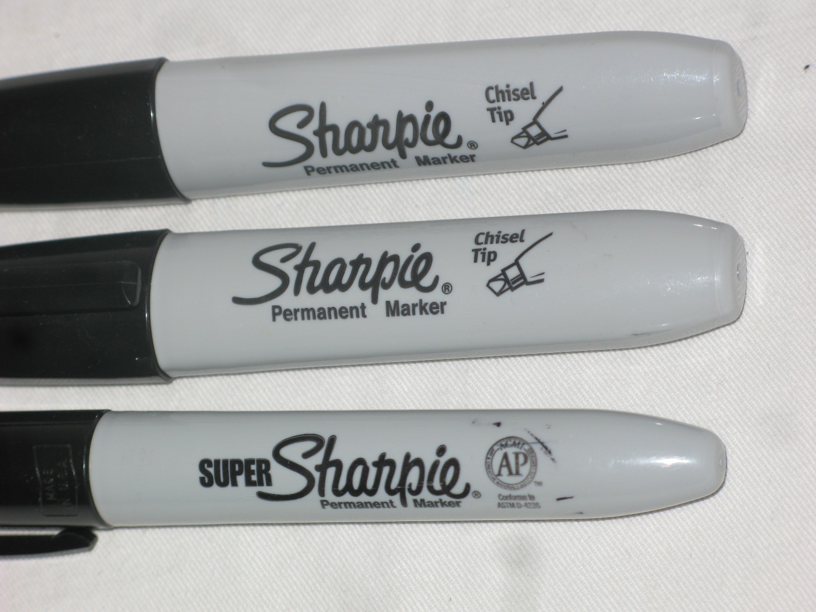 NEW Sharpie Black Markers Multi-Pack 24 pc with 2 x Chisel Tip + 1 Super Sharpie
