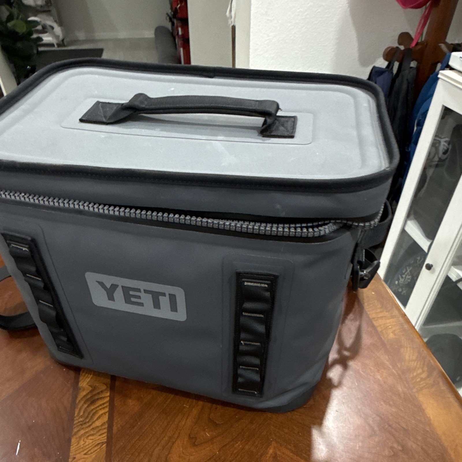 YETI Hopper Flip 18 Soft-Sided Cooler Bag 20 qt Gray with Shoulder Strap