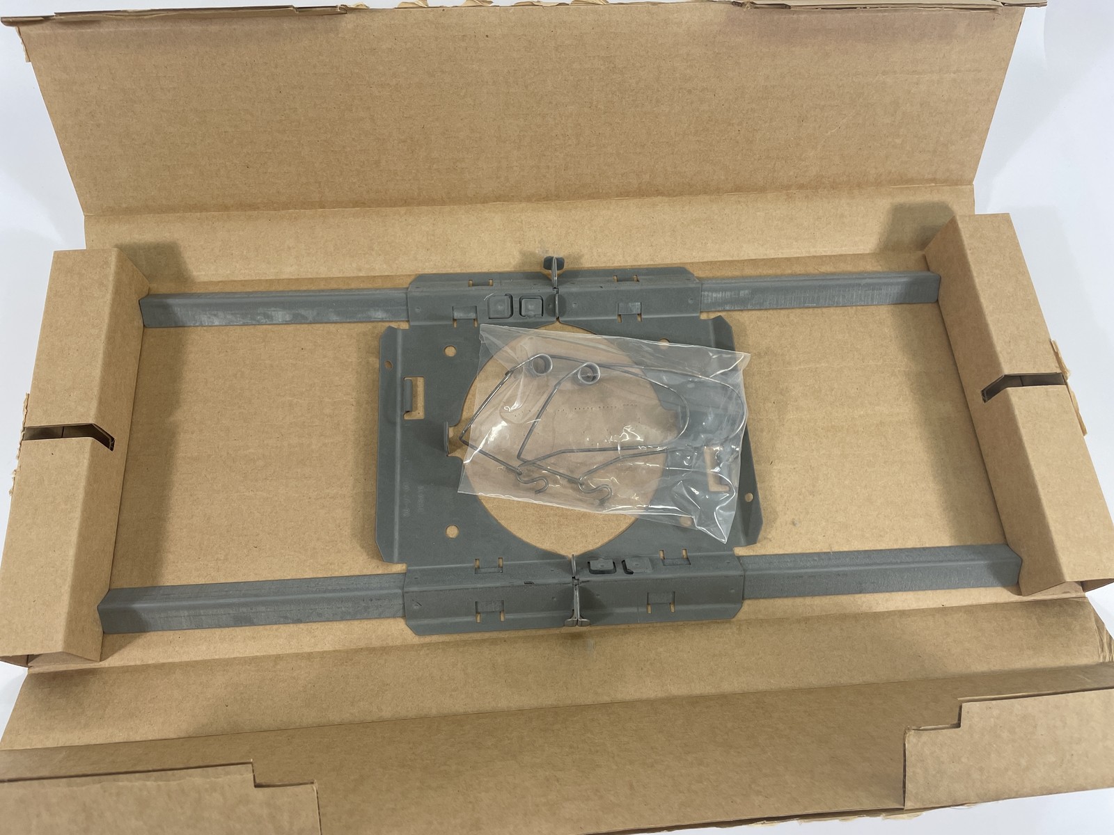 New Open-Box Bose Quick Install Bracket for FS Model 8/32 UOM-Single 180143