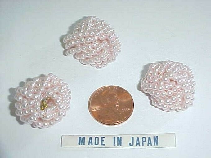 12 VINTAGE JAPAN PINK PEARL BEADED 1" LOVE KNOTS L751
