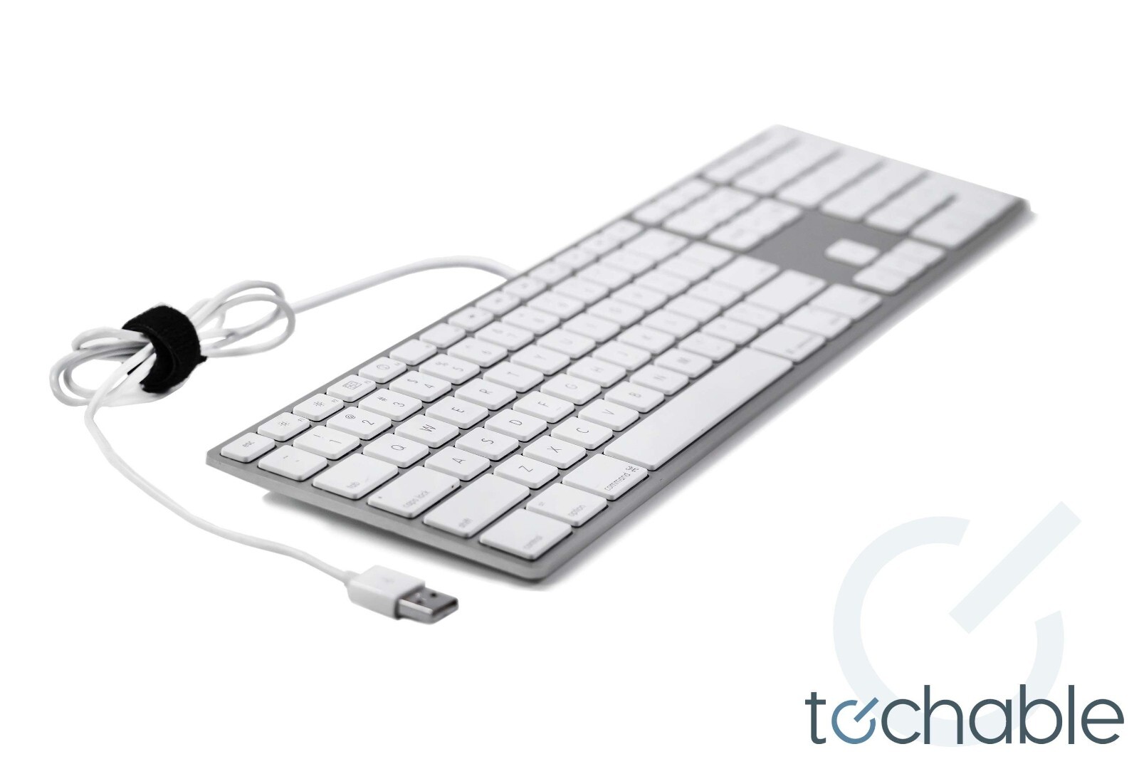 Original Apple Wired Keyboard with USB - A1243 - MB110LL/B MA110LL/A