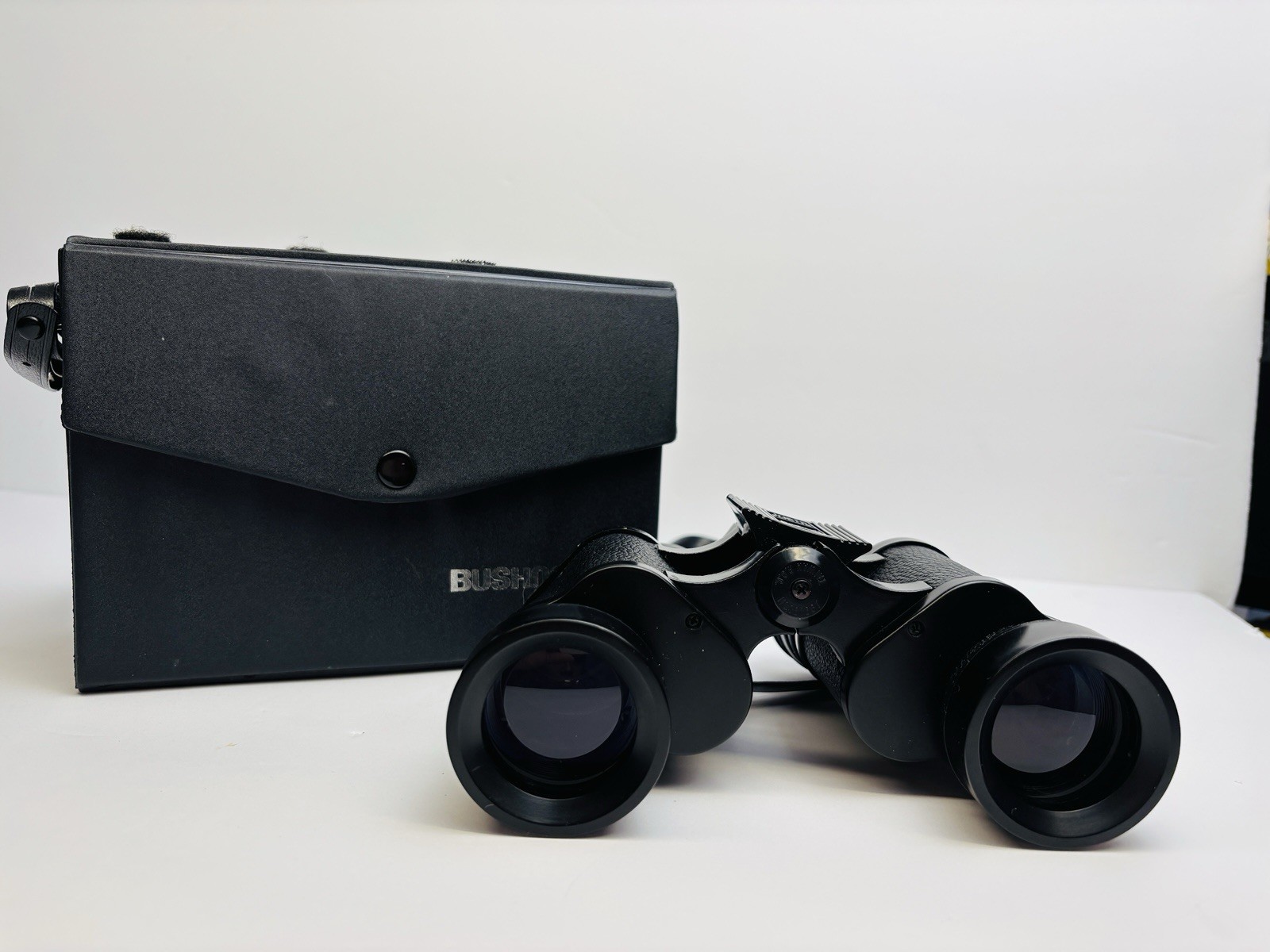 Bushnell Insta-Focus 7x35 Wide Angle Binoculars with Original Case