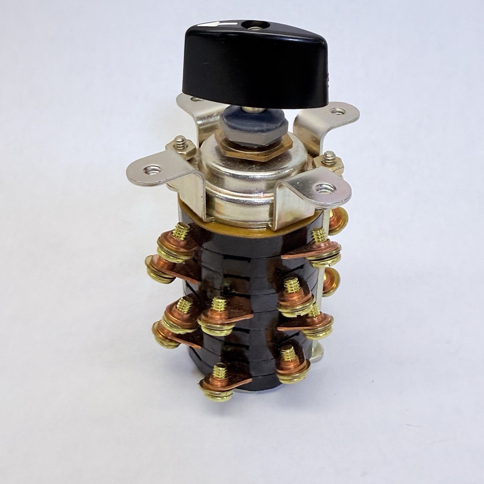 40023538 ELECTRO SWITCH 4 POLE SNAP ROTARY ACTION 20A 600V