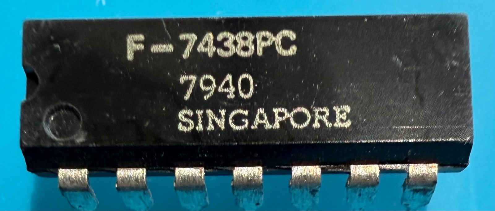 Fairchild 7438PC Integrated Circuit