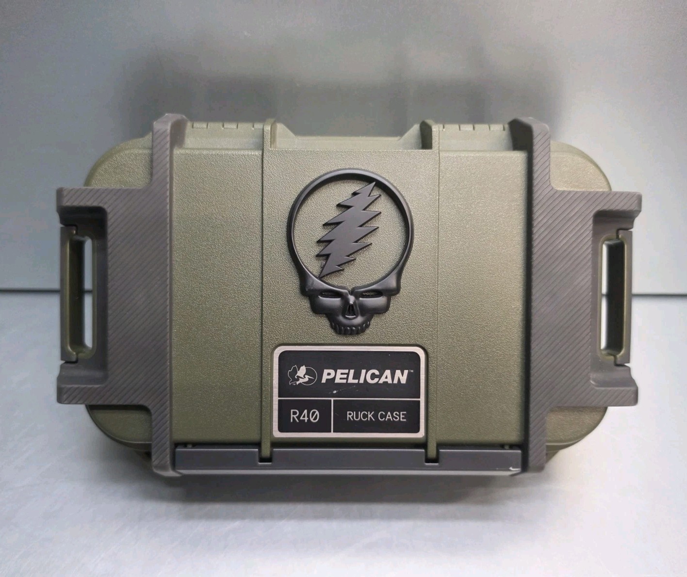 Pelican R40 Ruck Case Personal Utility Storage Box Waterproof Crushproof CLEAN