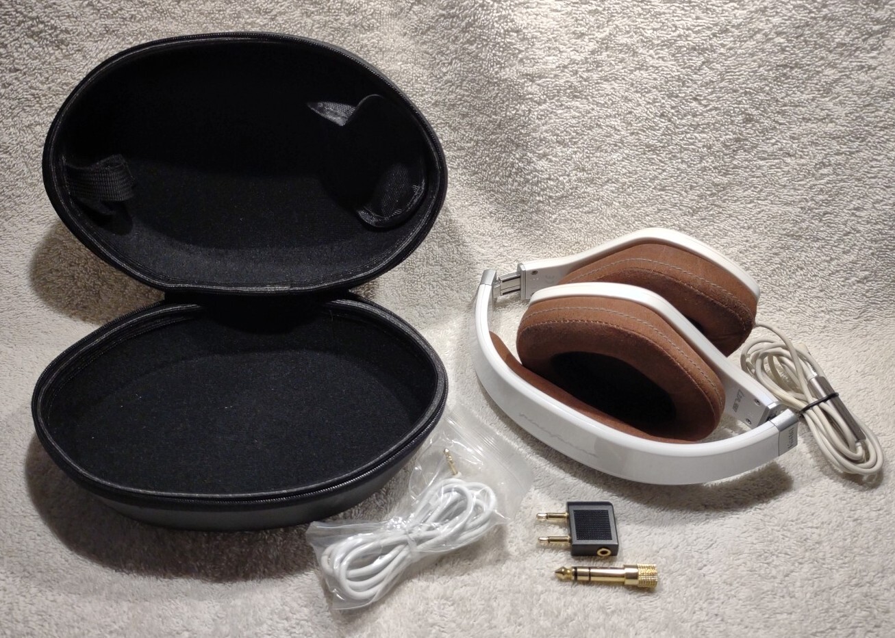 PININFARINA MAGNAT LZR 980 Headphones (Pearl White) *VGC* Tested* FREE SHIPPING!