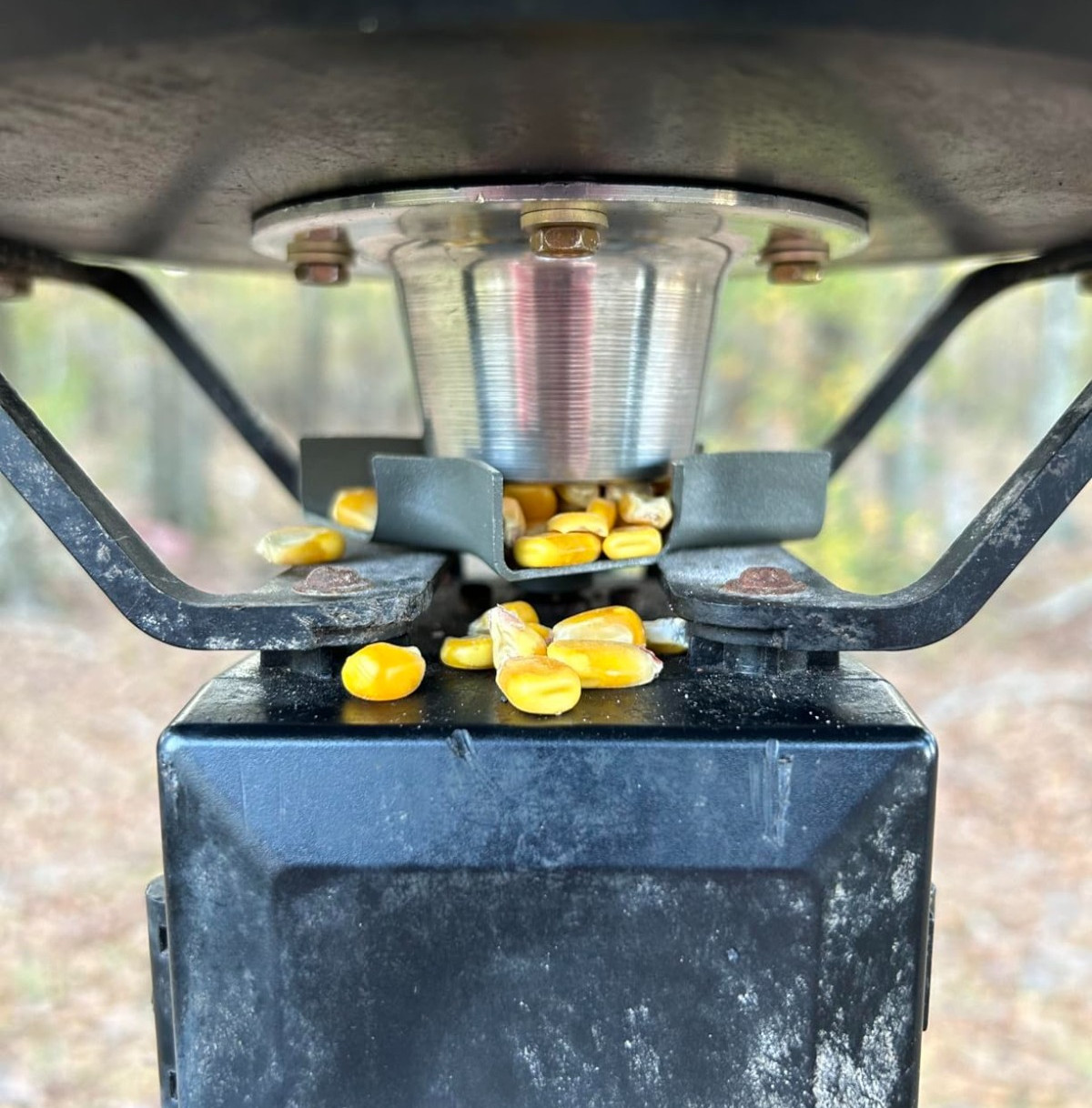 Durable Powder-Coated Metal Deer Feeder Spinner & Funnel Kit
