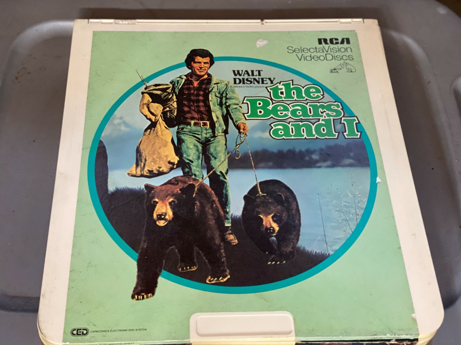 RCA Walt Disney present The Bears and I  SelectaVision VideoDiscs "CED