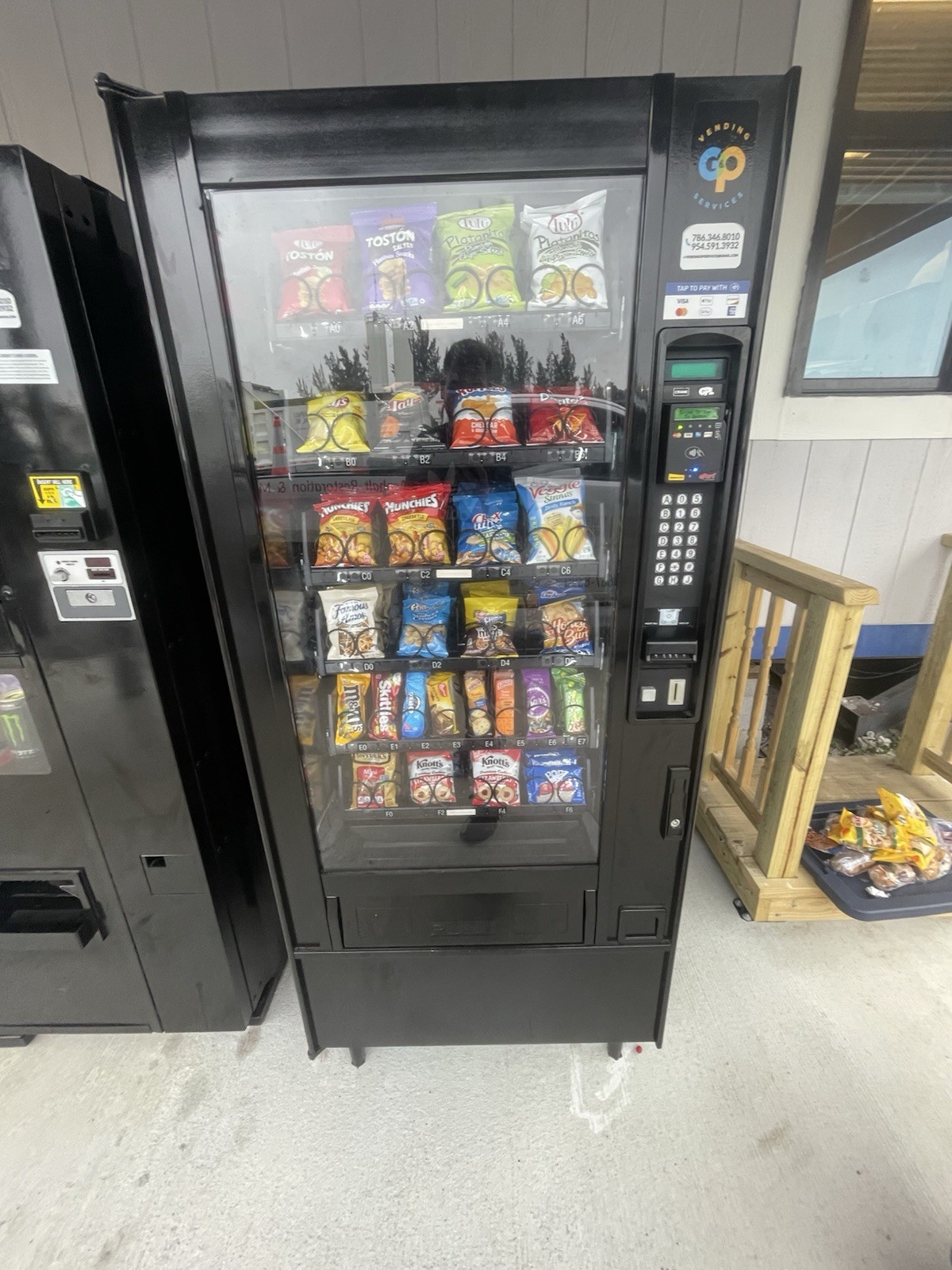 Crane 168 Snack Machine