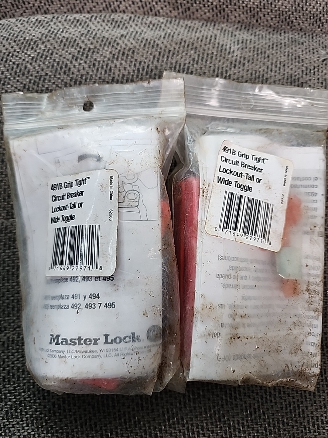 Master Lock 491B Grip Tight Circuit Breaker Lockout Lot Of 2