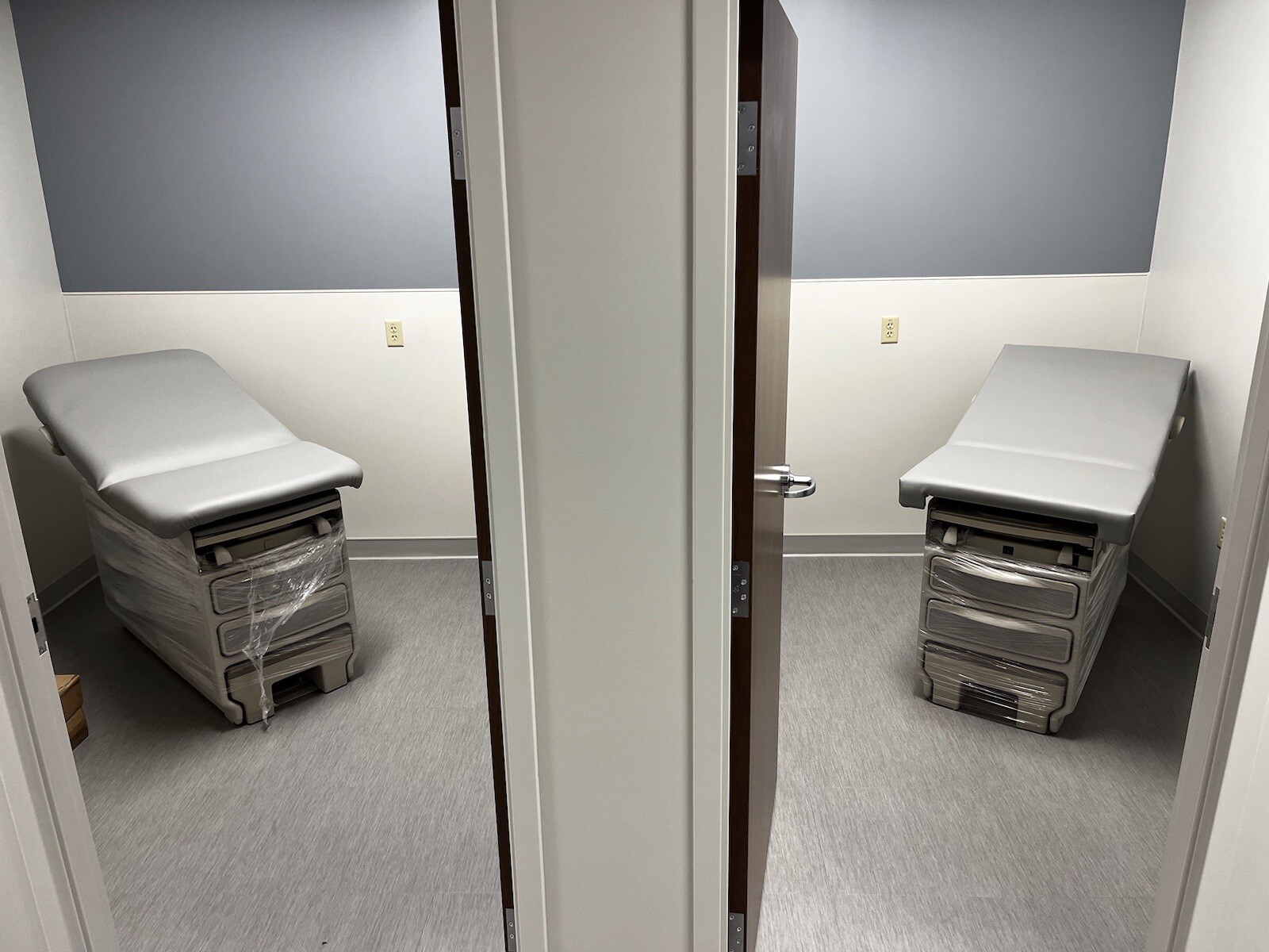 Midmark 204 Exam Tables