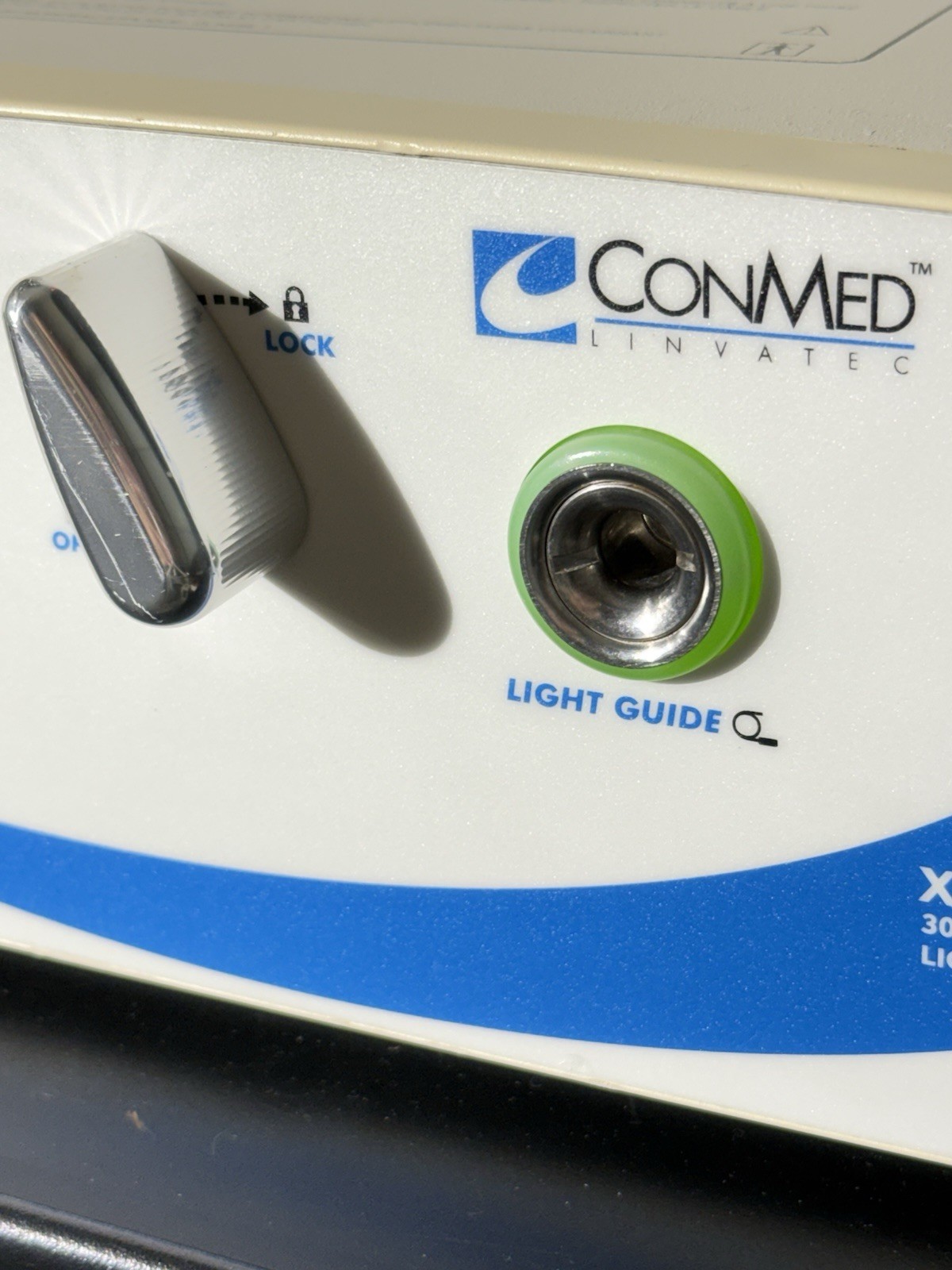 ConMed Linvatec LS7700 Xenon Light Source 300 Watt