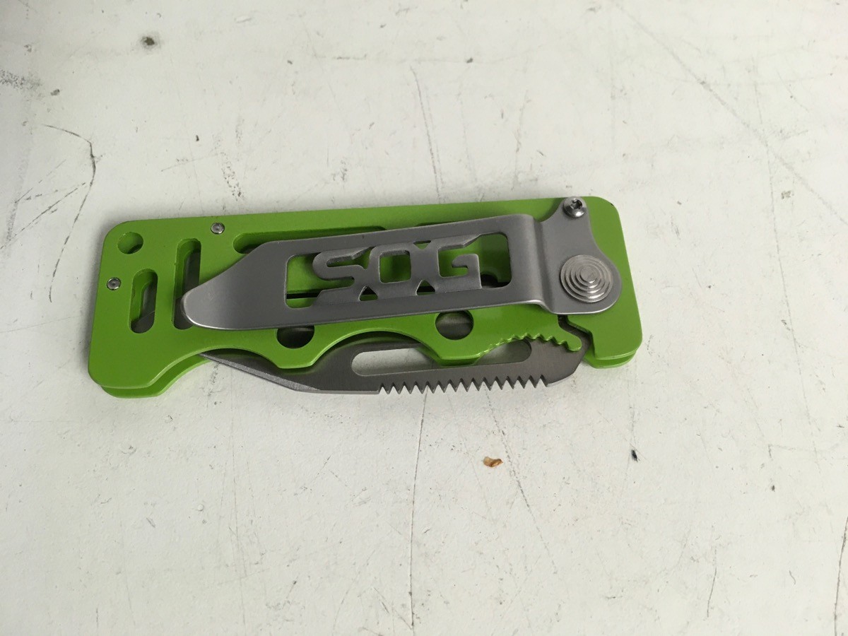 SOG Cash Card Money Clip Folding Knife 2.75" Clip Point Blade, Green (P24035842)