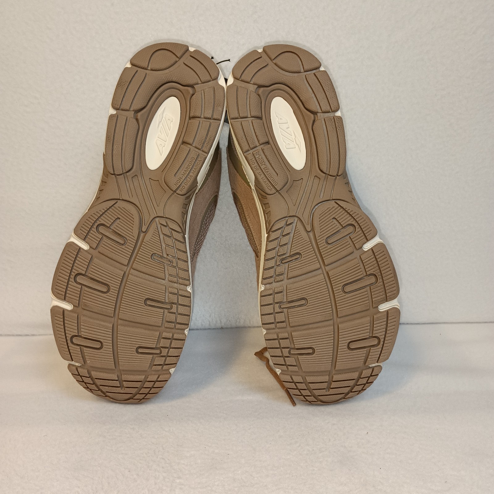 Men’s Sz 9.5 & 11.5 Tan Brown Walking Sneakers Mesh Comfort Shoes NWT Avia