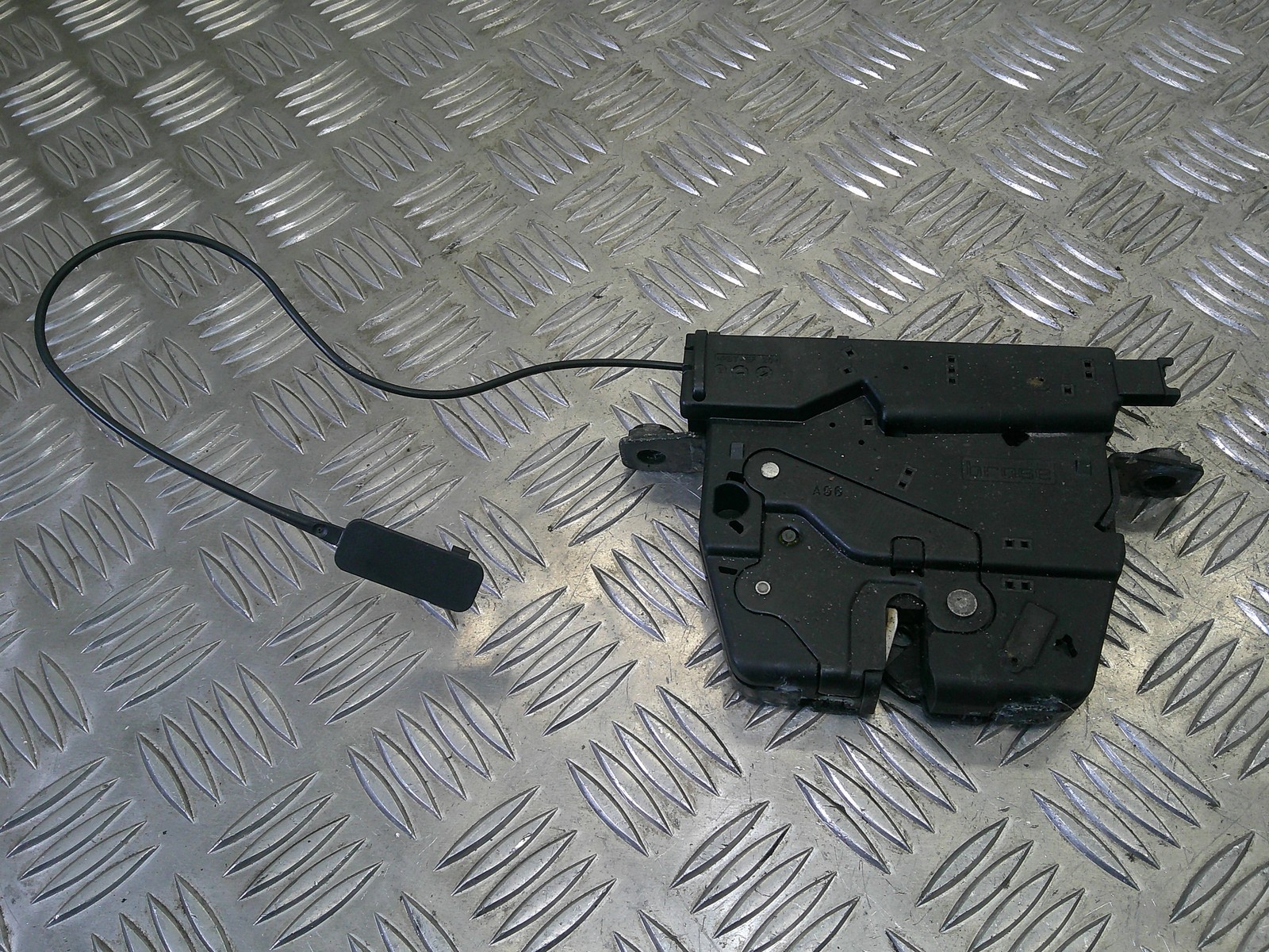 BMW X1 TAILGATE CATCH 912781-107 2009-2015