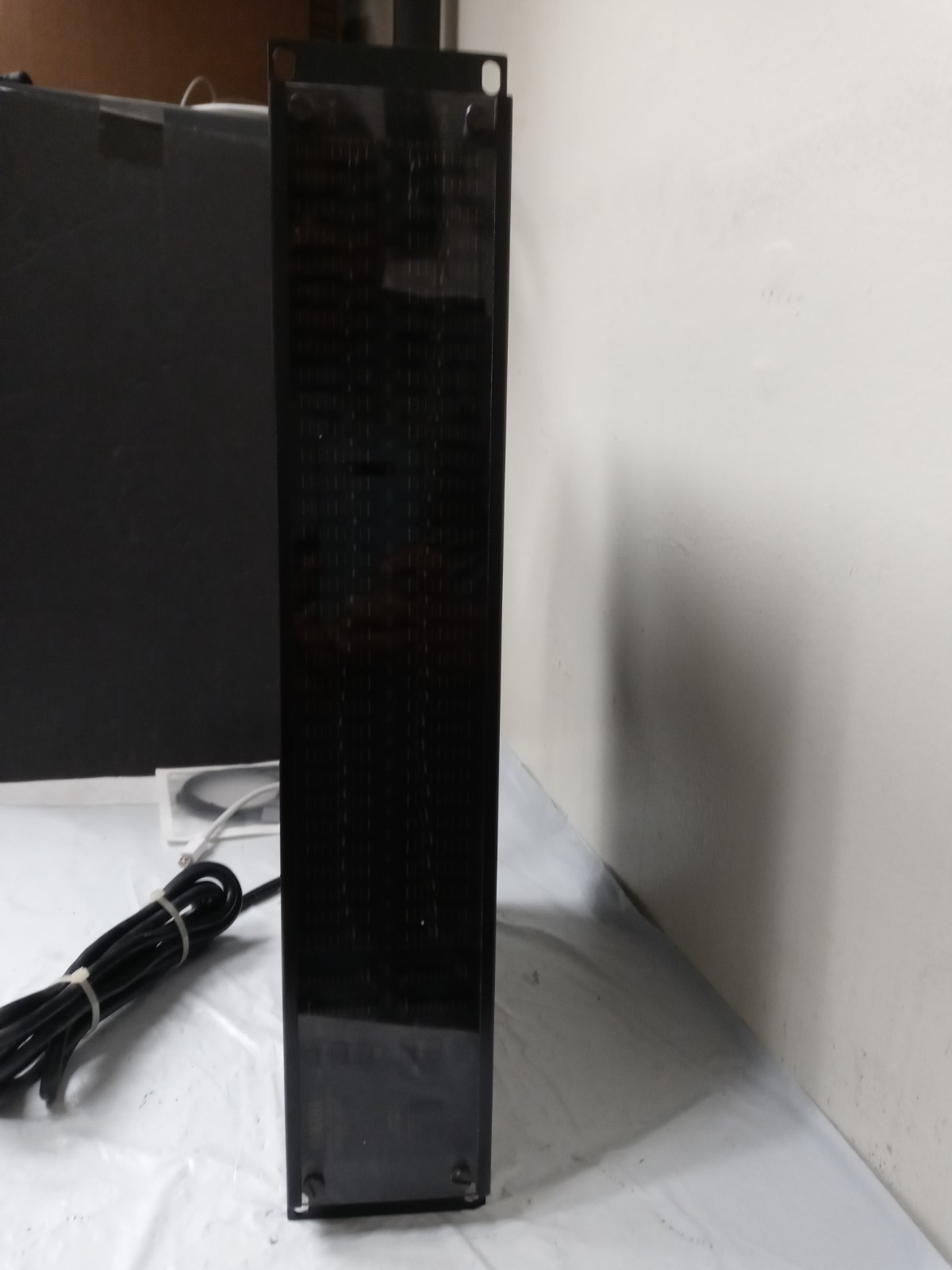YAMAHA Q2031 Dual Channel 31-Band Graphic Equalizer EQ Pro Powers On
