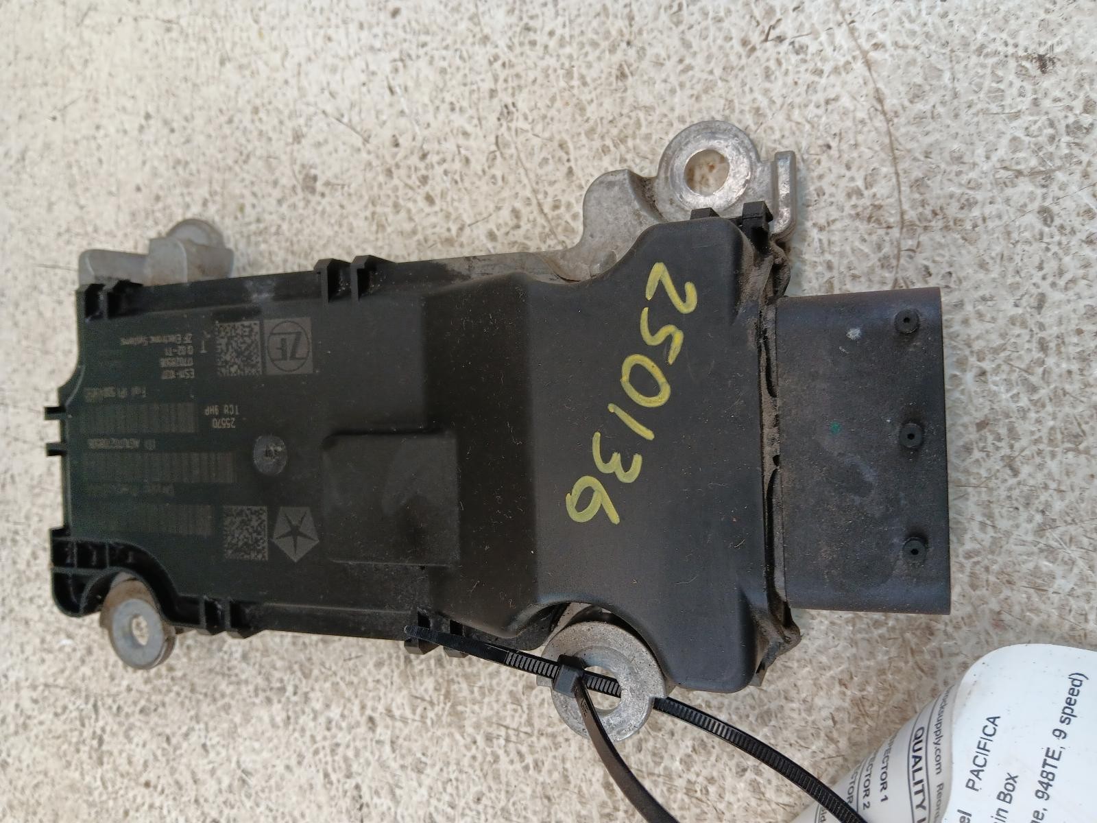 17 18 19 CHRYSLER PACIFICA Chassis Brain Box