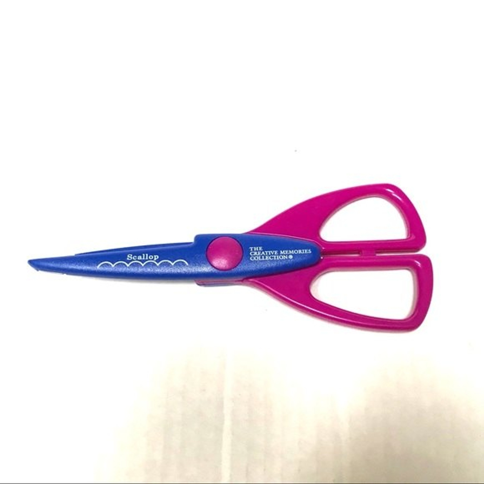Creative Memories scallop edge scrapbook scissors-new