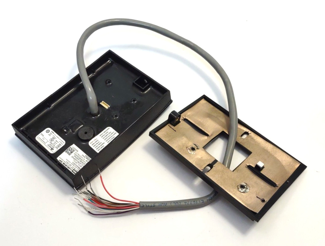 HID multiCLASS SE RP40 Wall Switch Reader RP40E 920PMNNEKEA0CG